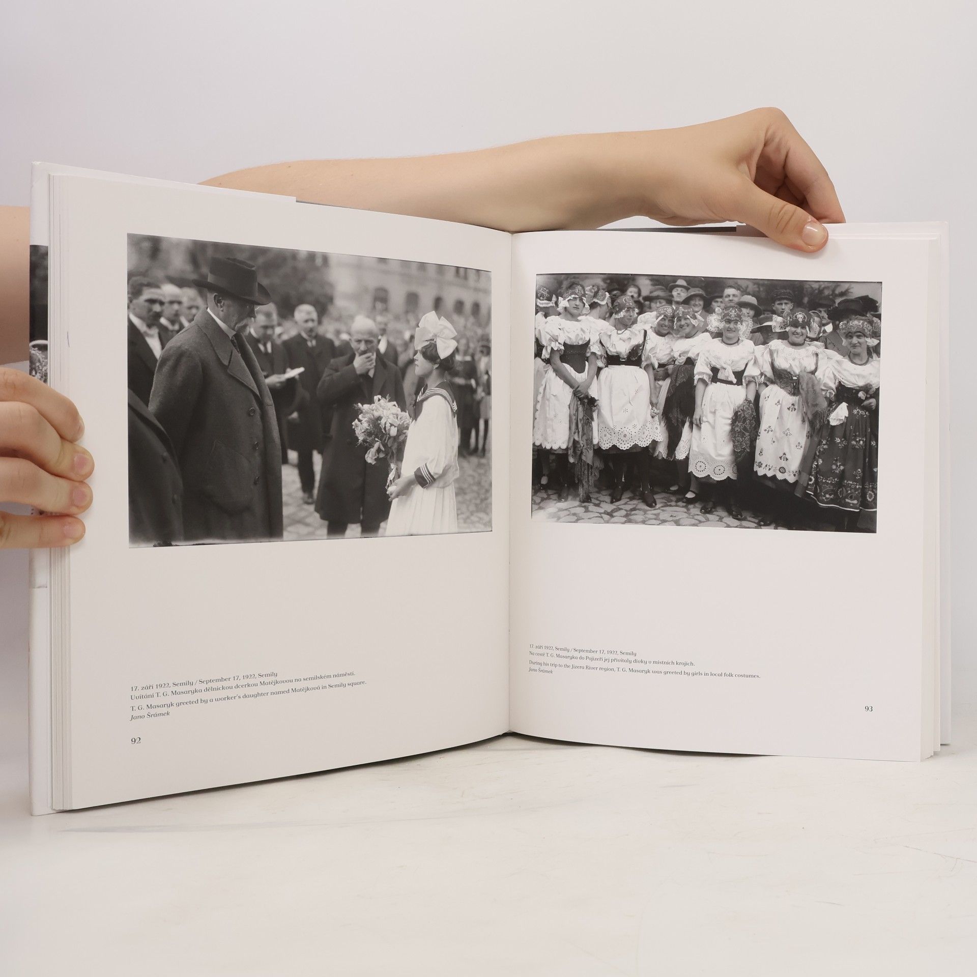 Milena Běličová Hradní fotoarchiv. Prague Castle photographic archives 1918-1933