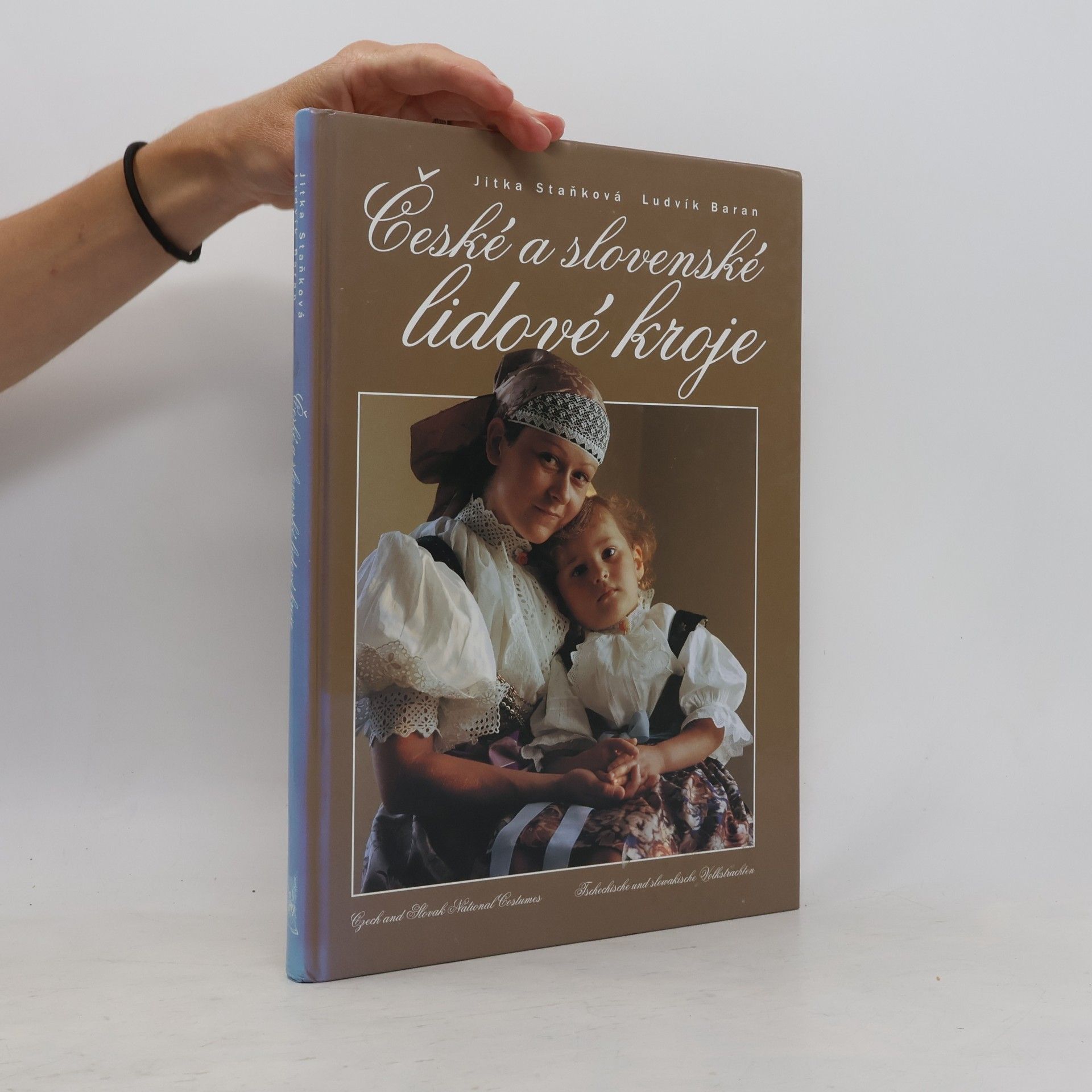 České a slovenské lidové kroje