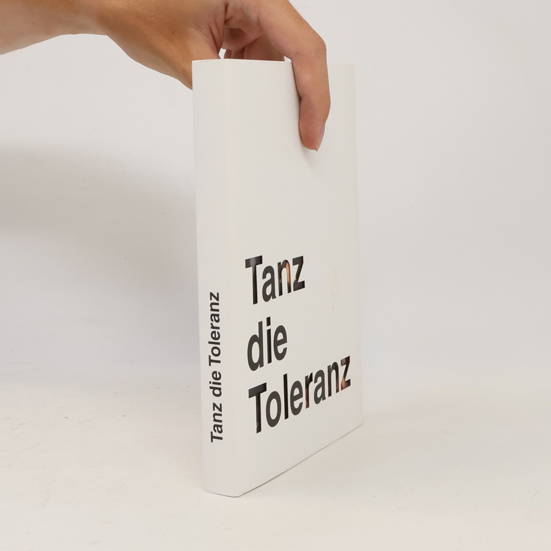 Angela Fux Tanz die Toleranz