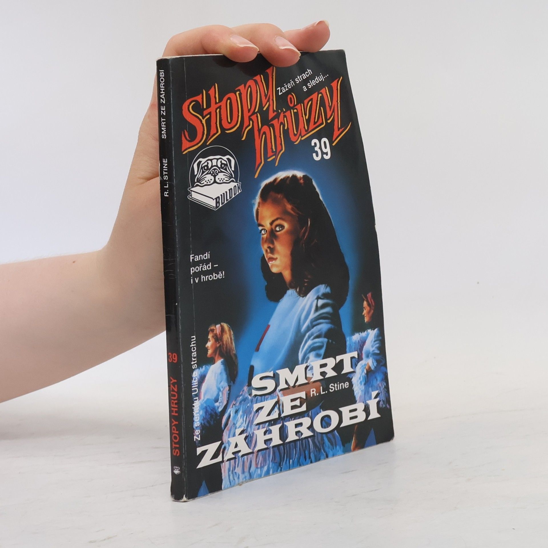 R. L. Stine Smrt ze záhrobí. Stopy hrůzy 39