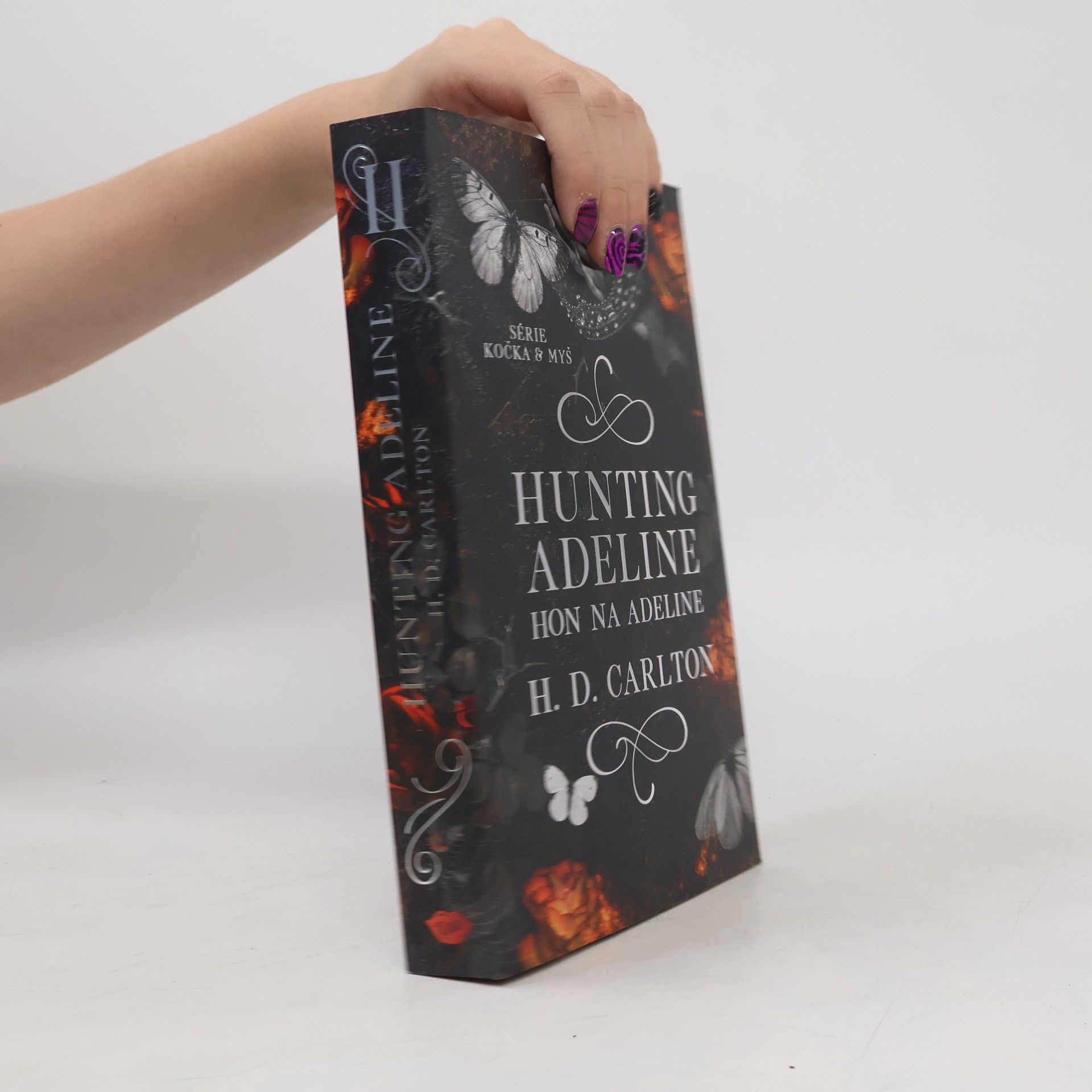 Hunting Adeline. Hon na Adeline