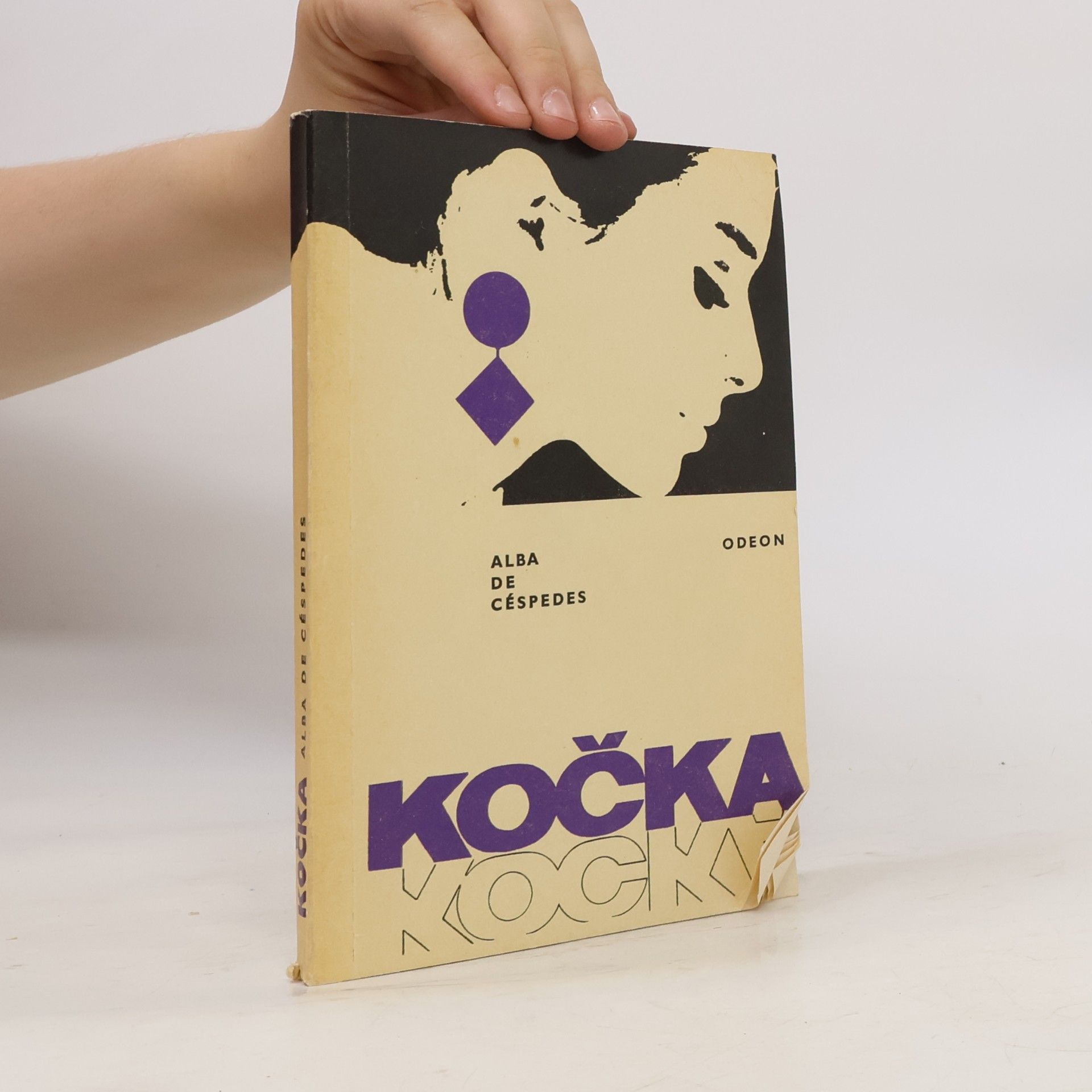 Alba de Céspedes Kočka