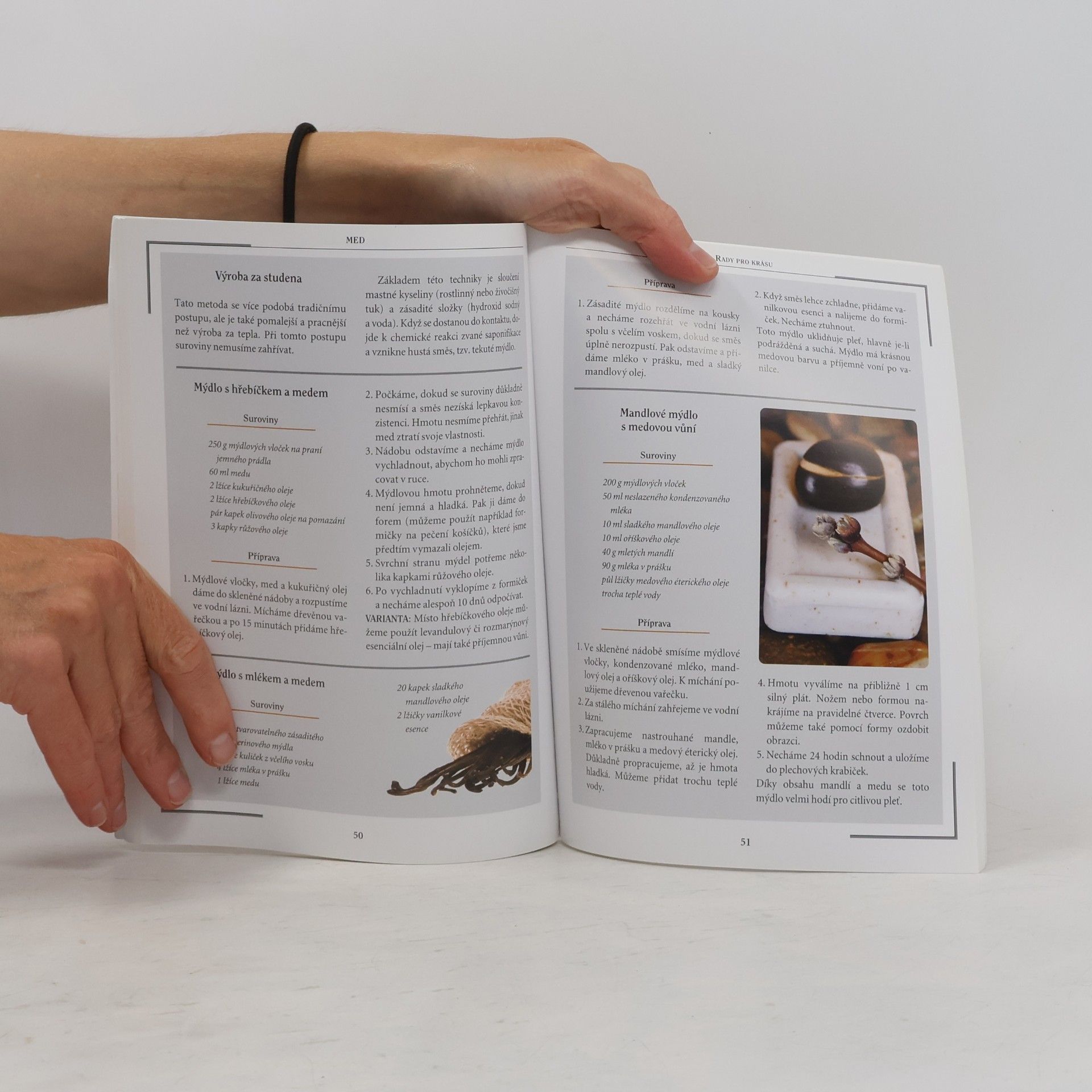 Autorenkollektiv Babiččina přírodní lékárna - Med