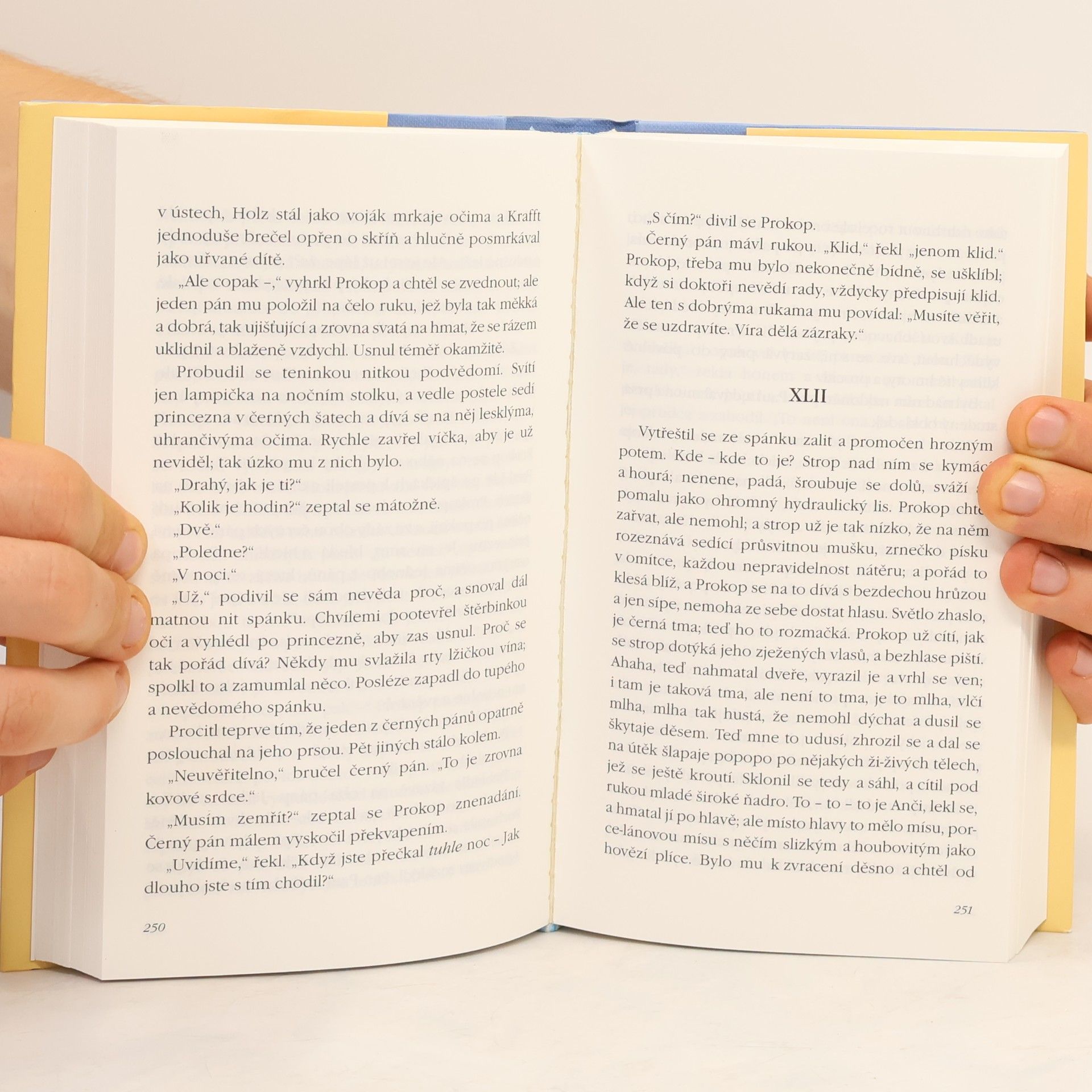 Karel Čapek Krakatit. Povídky z jedné a z druhé kapsy