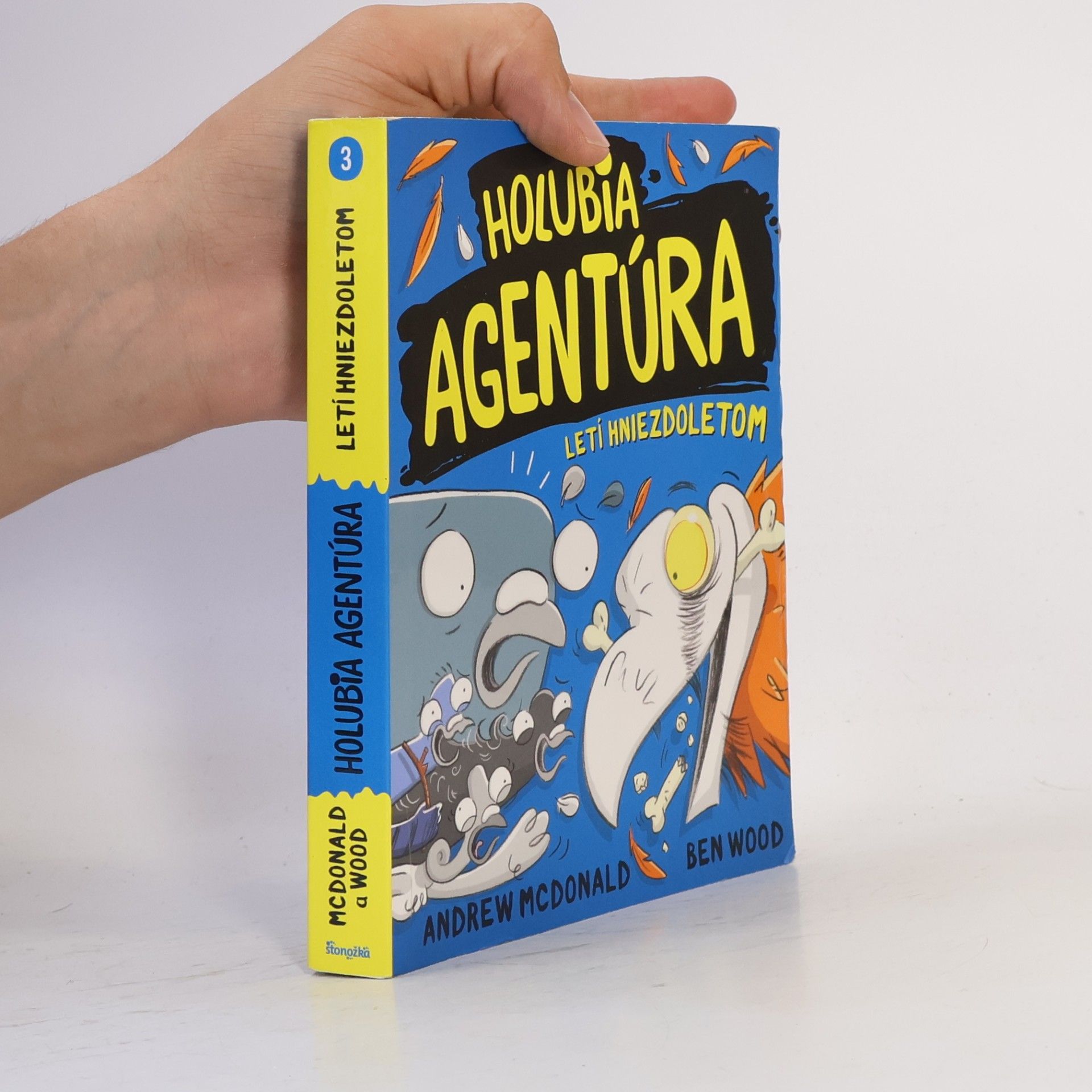 Holubia agentúra letí hniezdoletom