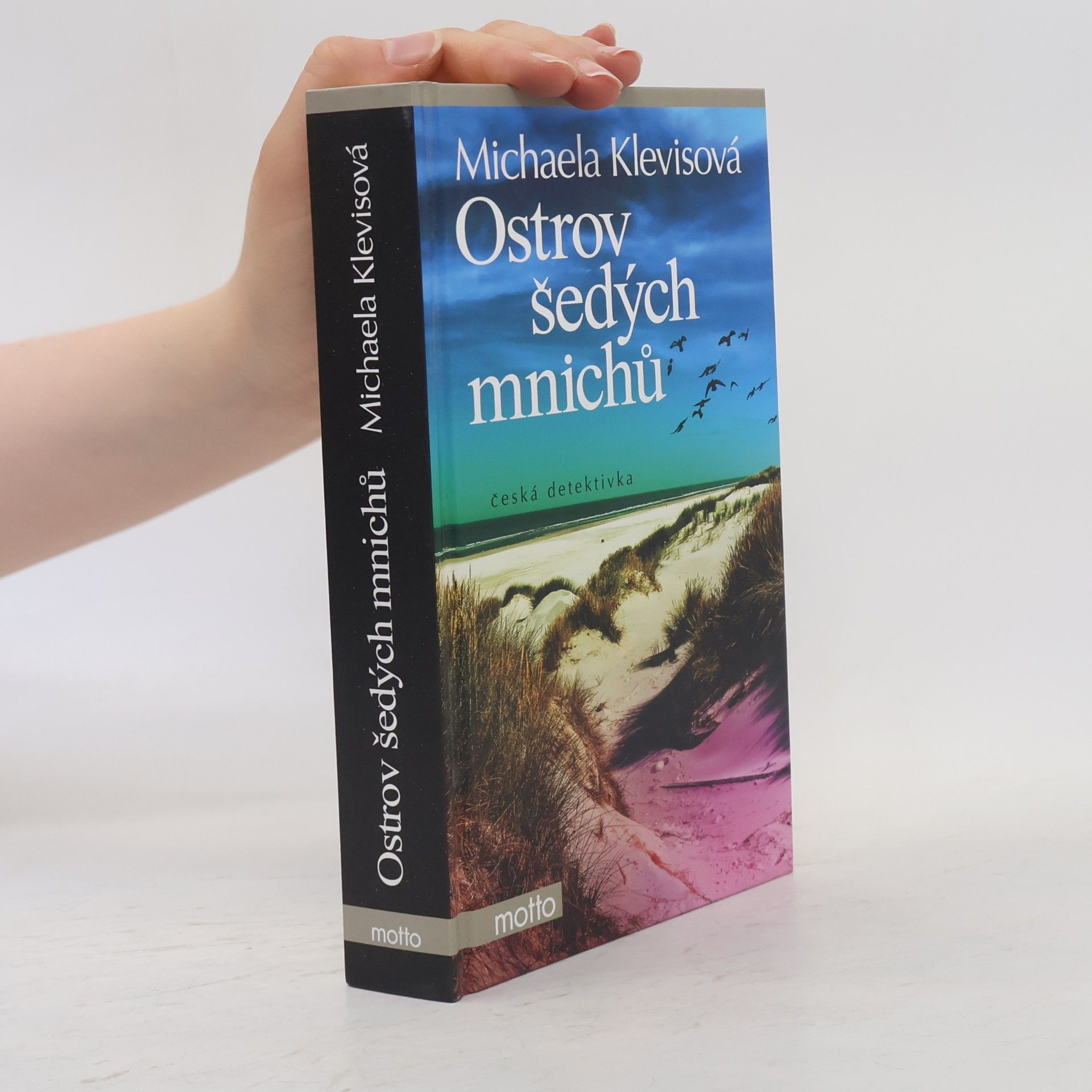 Michaela Klevisová Ostrov šedých mnichů