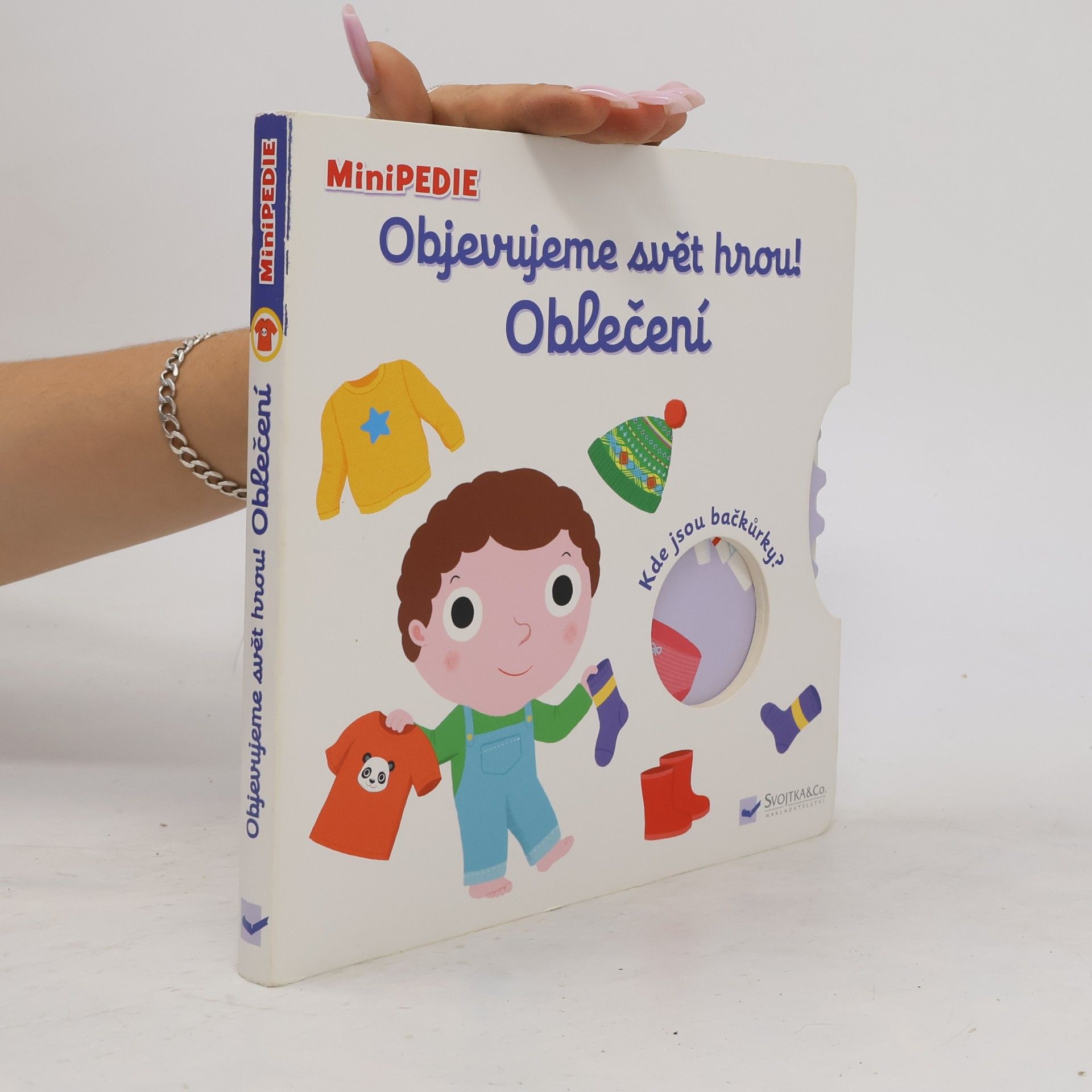 Nathalie Choux Objevujeme svět hrou! Oblečení