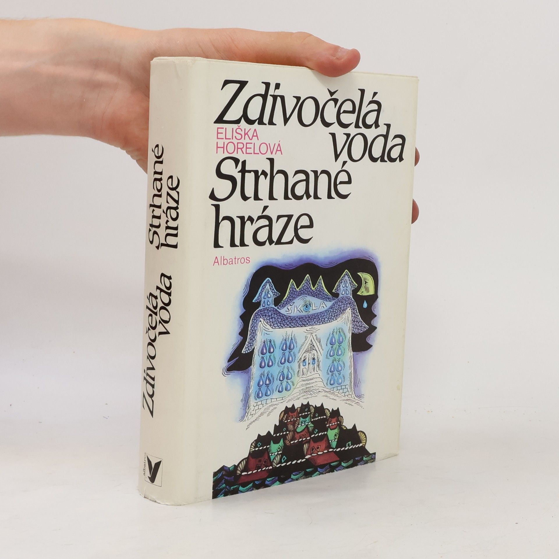 Zdivočelá voda. Strhané hráze