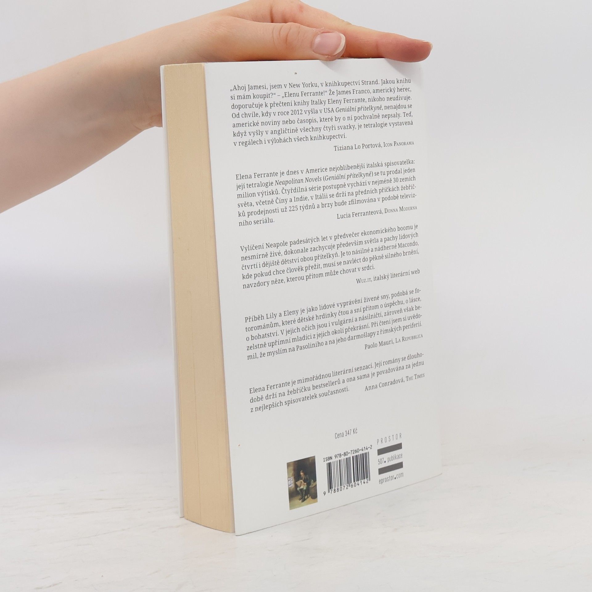 Elena Ferrante Geniální přítelkyně 1. Dětství a dospívání