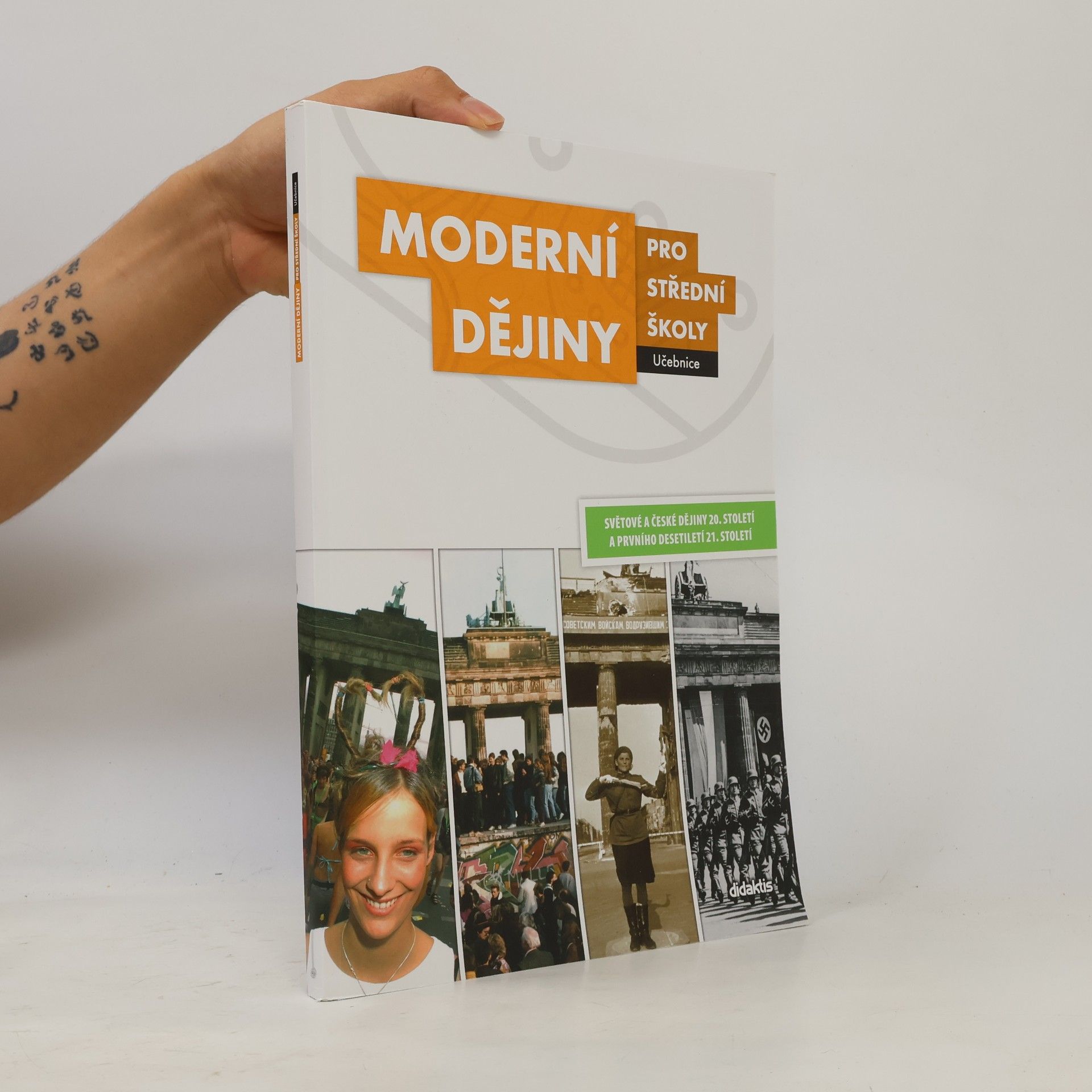 Jan Čurda Moderní dějiny pro střední školy: Světové a české dějiny 20. století a prvního desetiletí 21. století