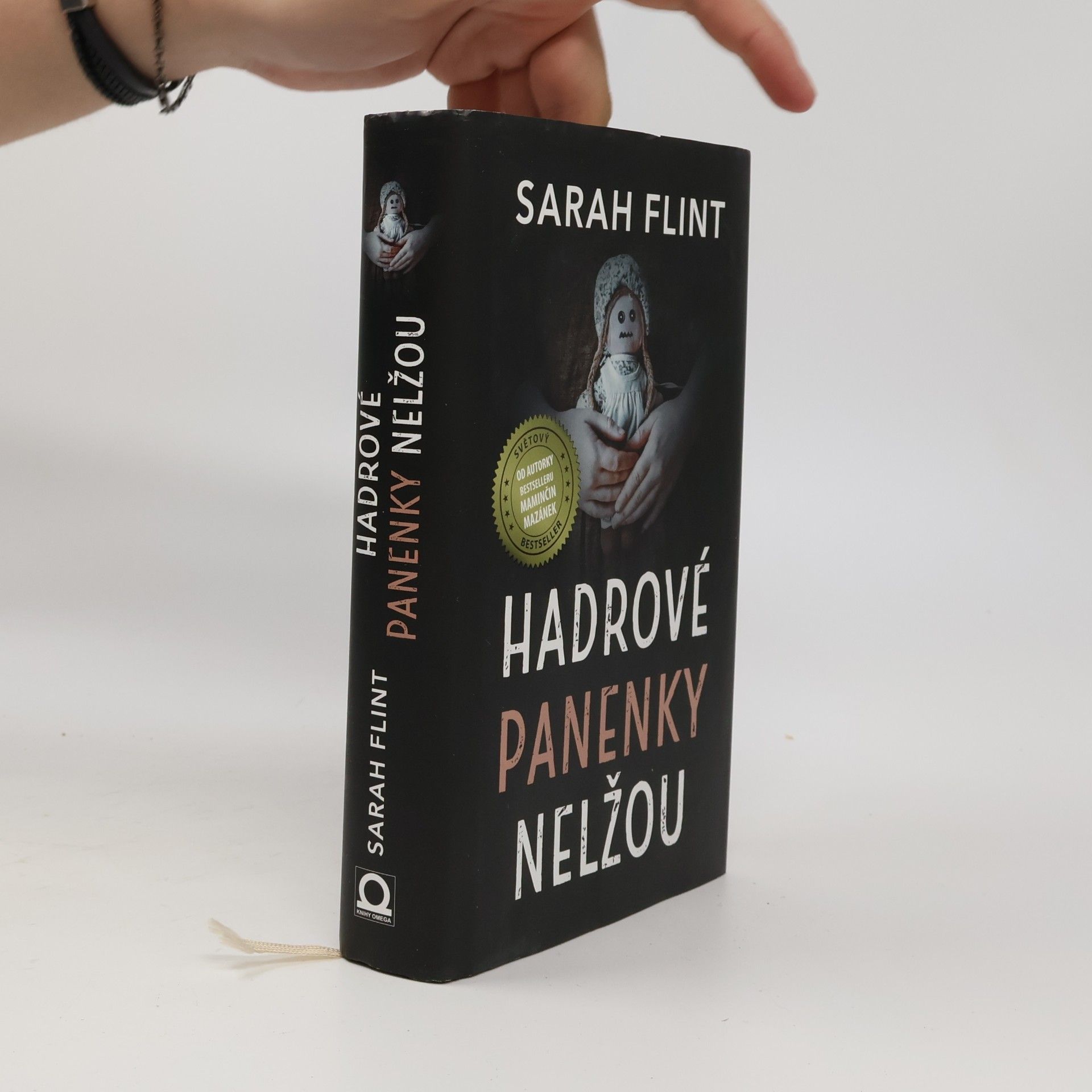 Sarah Flint Hadrové panenky nelžou