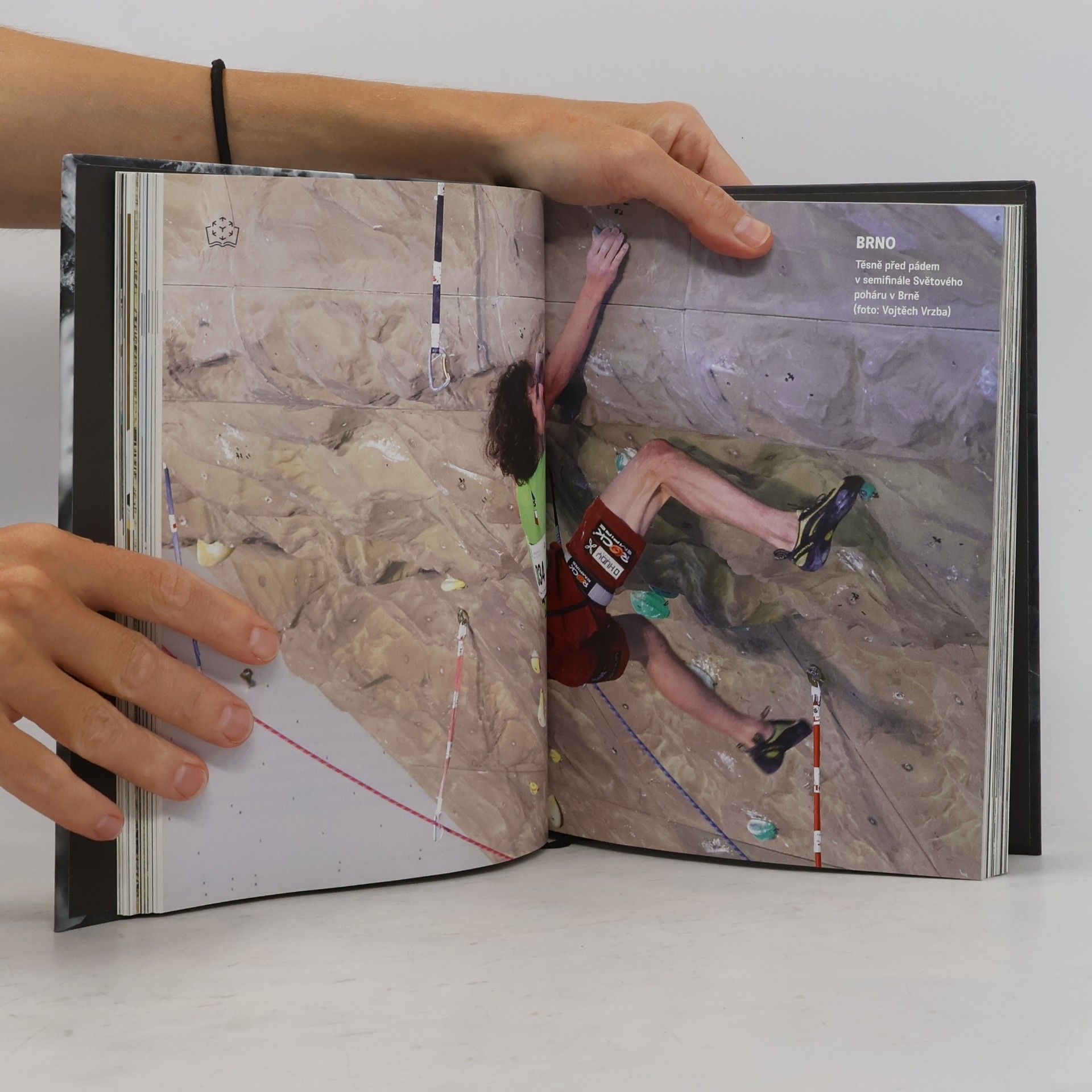 Martin Jaroš Adam Ondra. Lezec tělem i duší