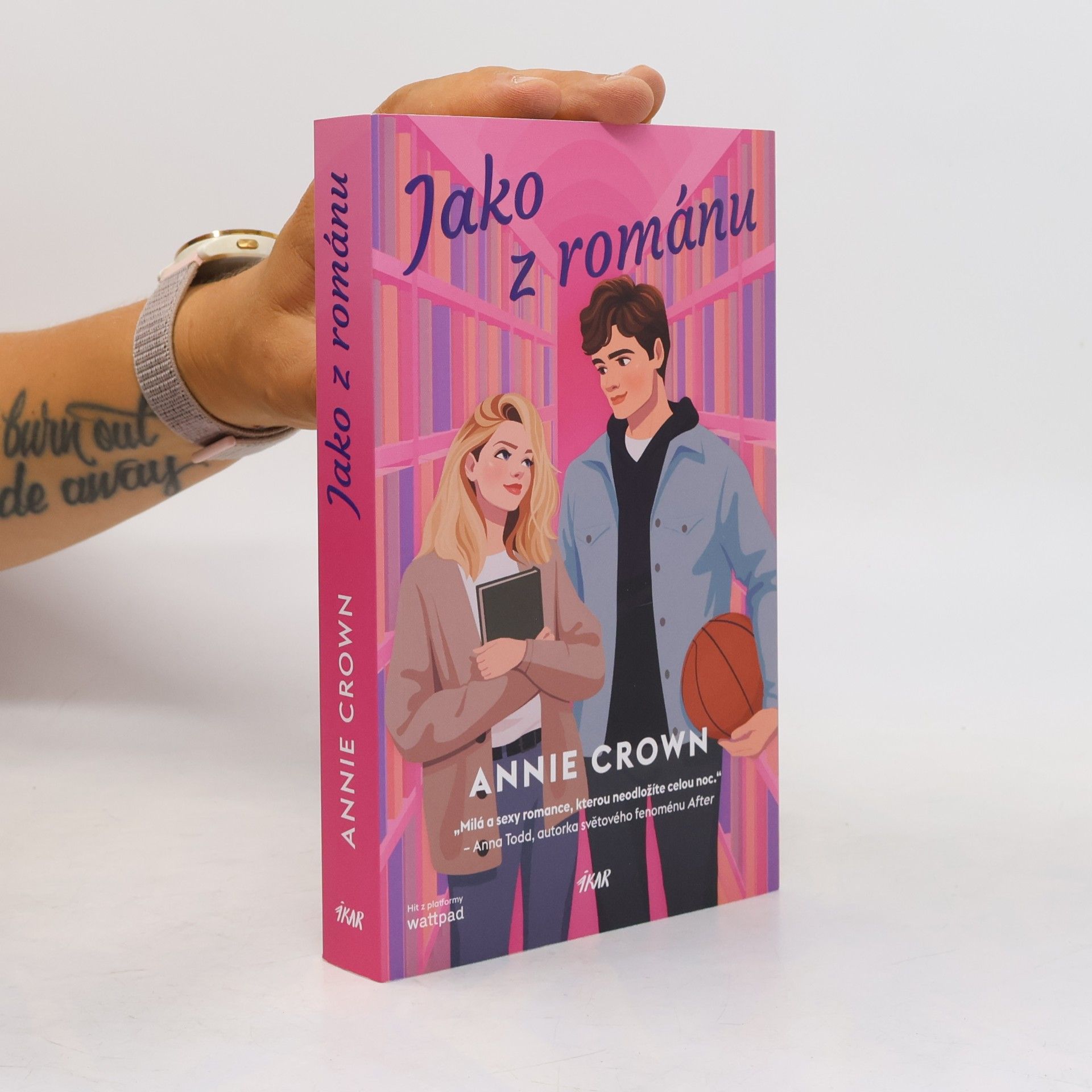 Annie Crown Jako z románu