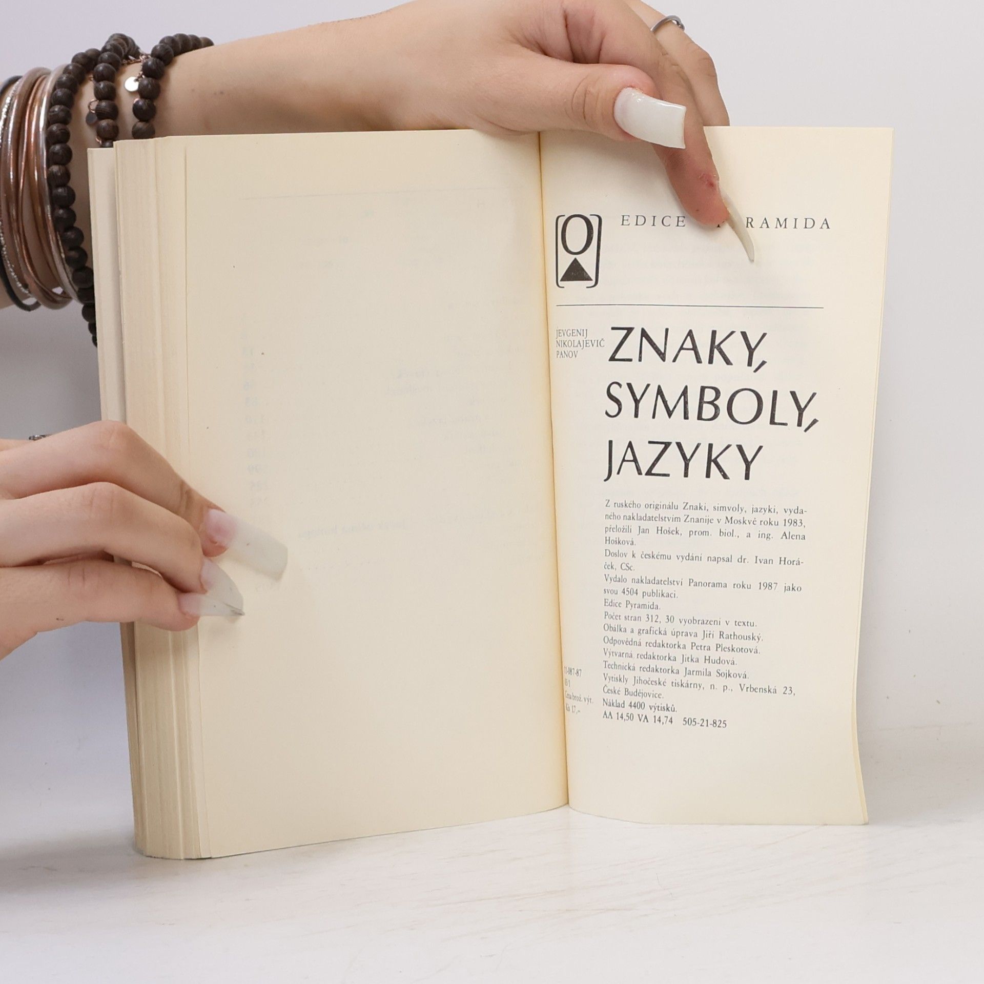 Jevgenij Nikolajevič Panov Znaky, symboly, jazyky