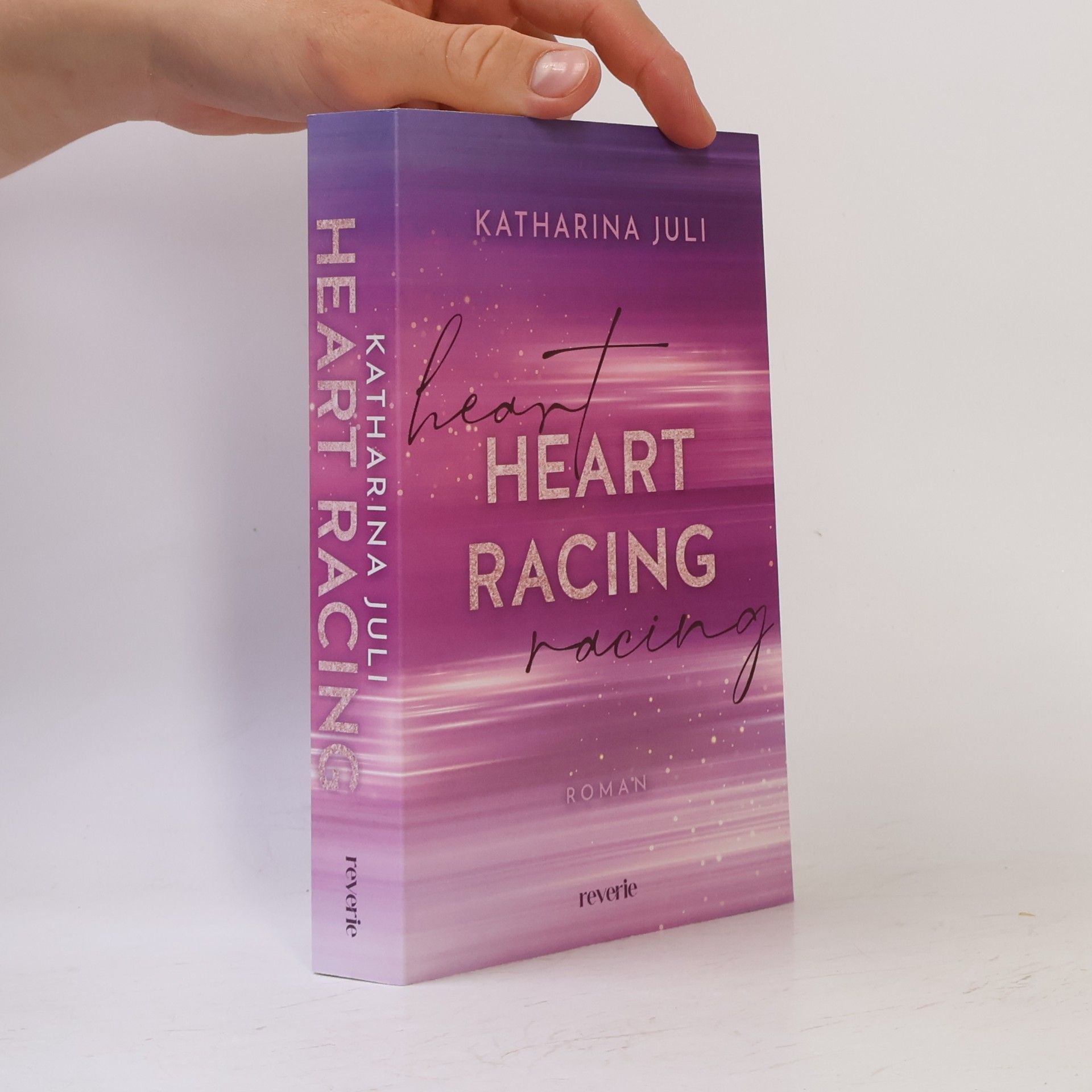 Katharina Juli Heart Racing. Roman | DIE New Adult Romance in der Welt des Rennsports | Mit Tropes wie Workplace-Romance, Enemies-to-Lovers und Secret Relationship