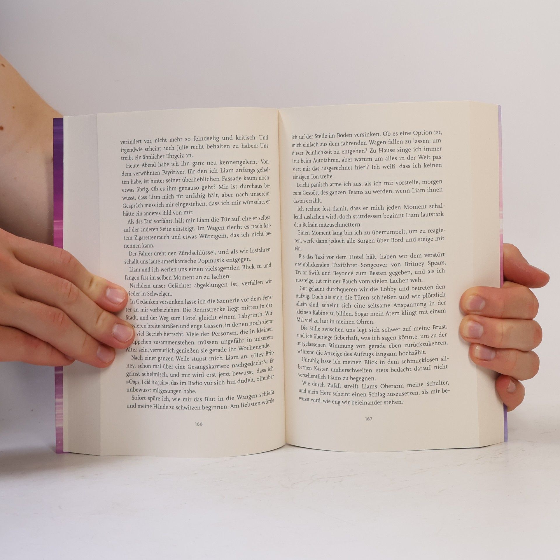 Katharina Juli Heart Racing. Roman | DIE New Adult Romance in der Welt des Rennsports | Mit Tropes wie Workplace-Romance, Enemies-to-Lovers und Secret Relationship