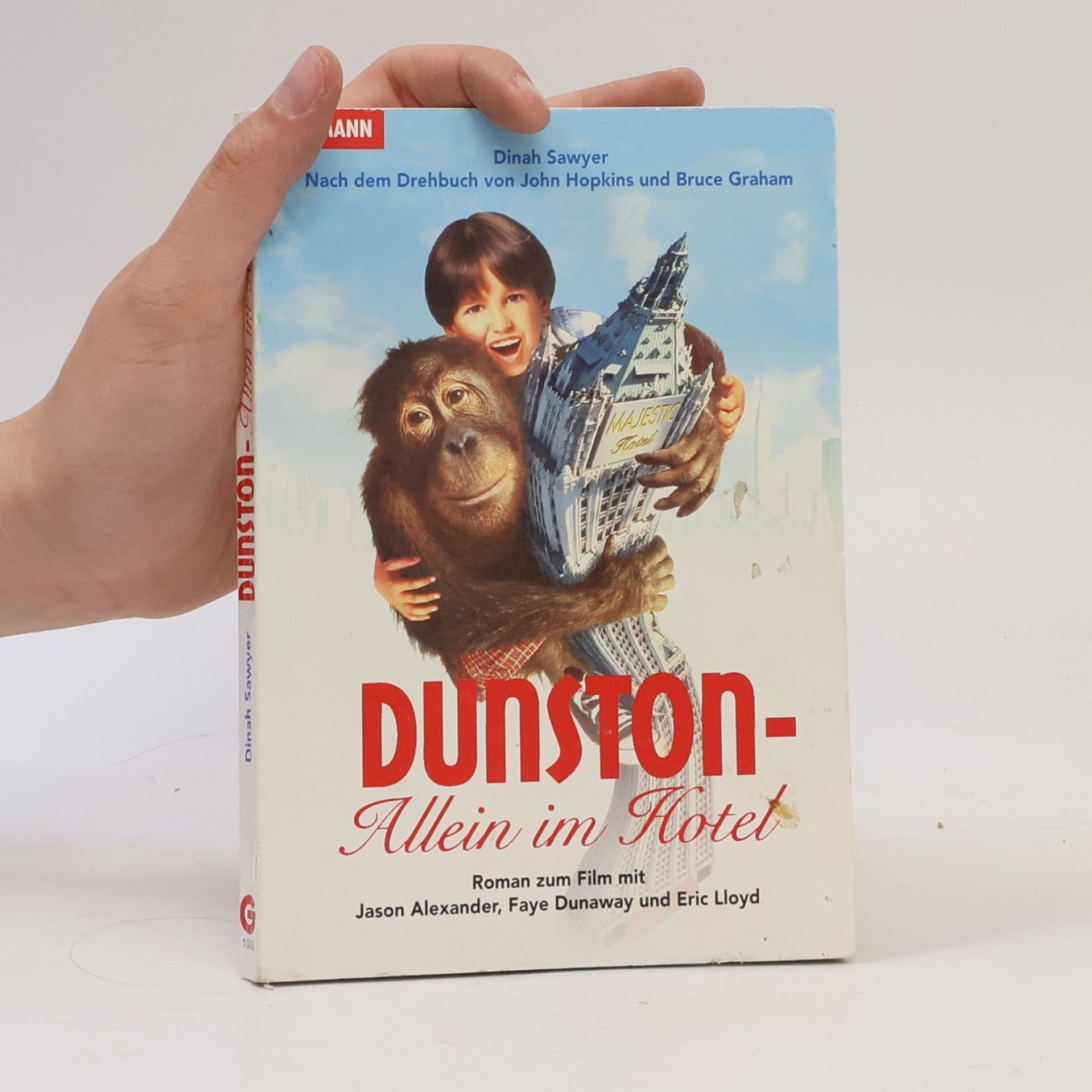 Dinah Sawyer Dunston, Allein im Hotel.