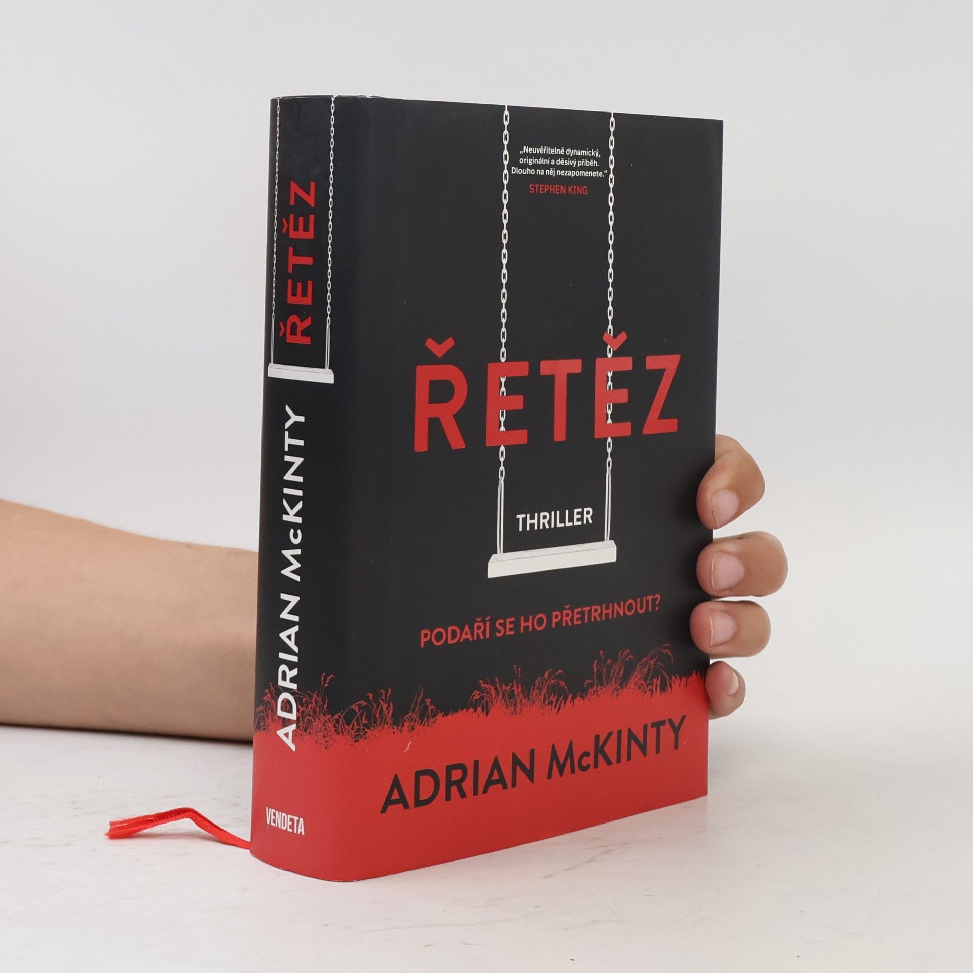 Adrian McKinty Řetěz