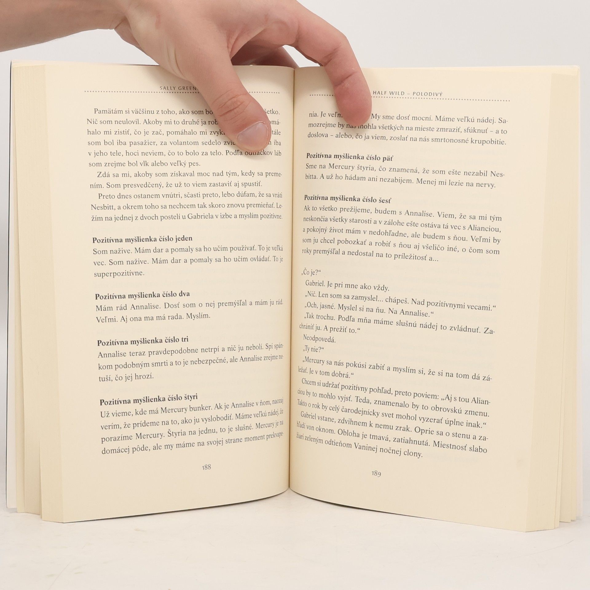 Sally Green Polodivý
