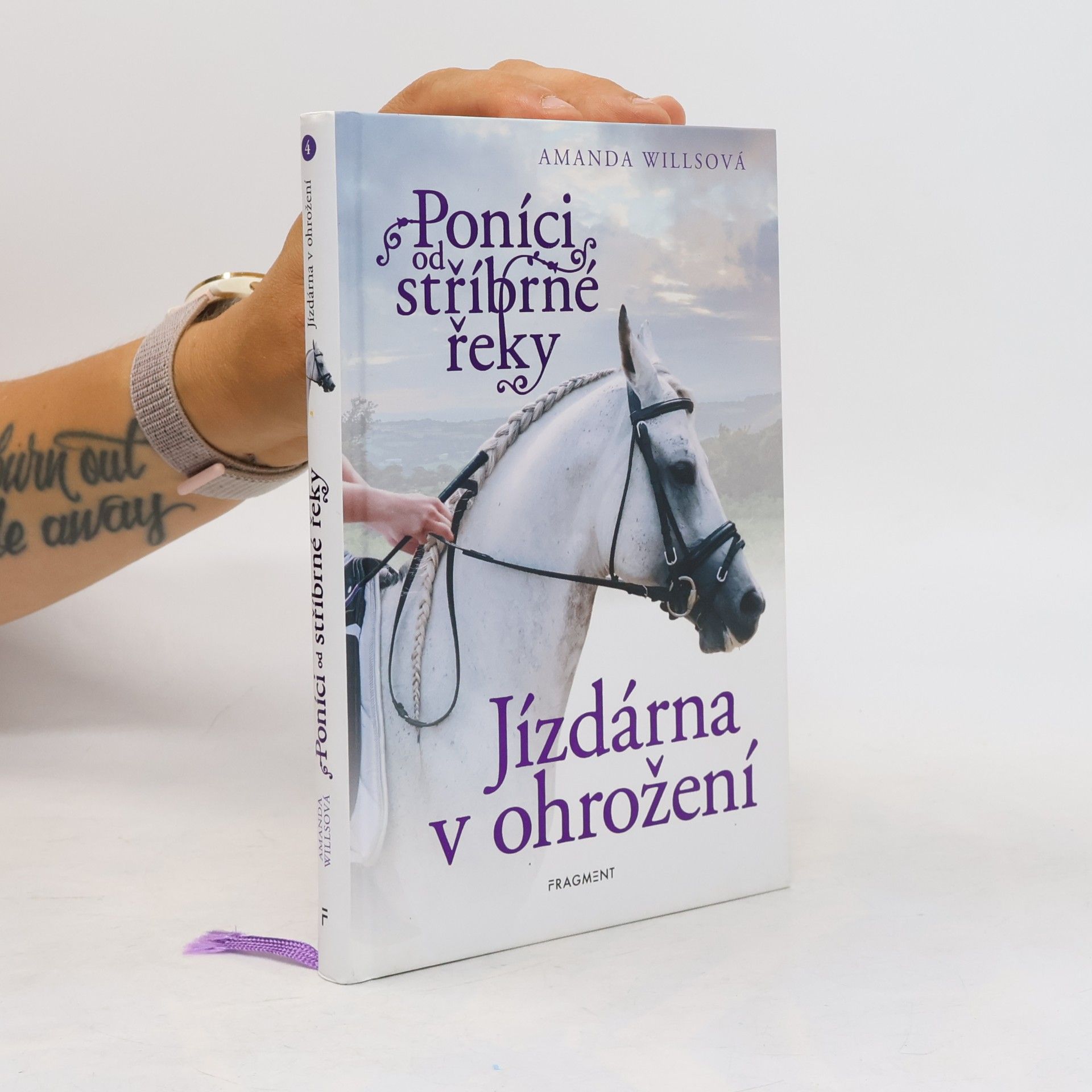 Poníci od stříbrné řeky. Jízdárna v ohrožení