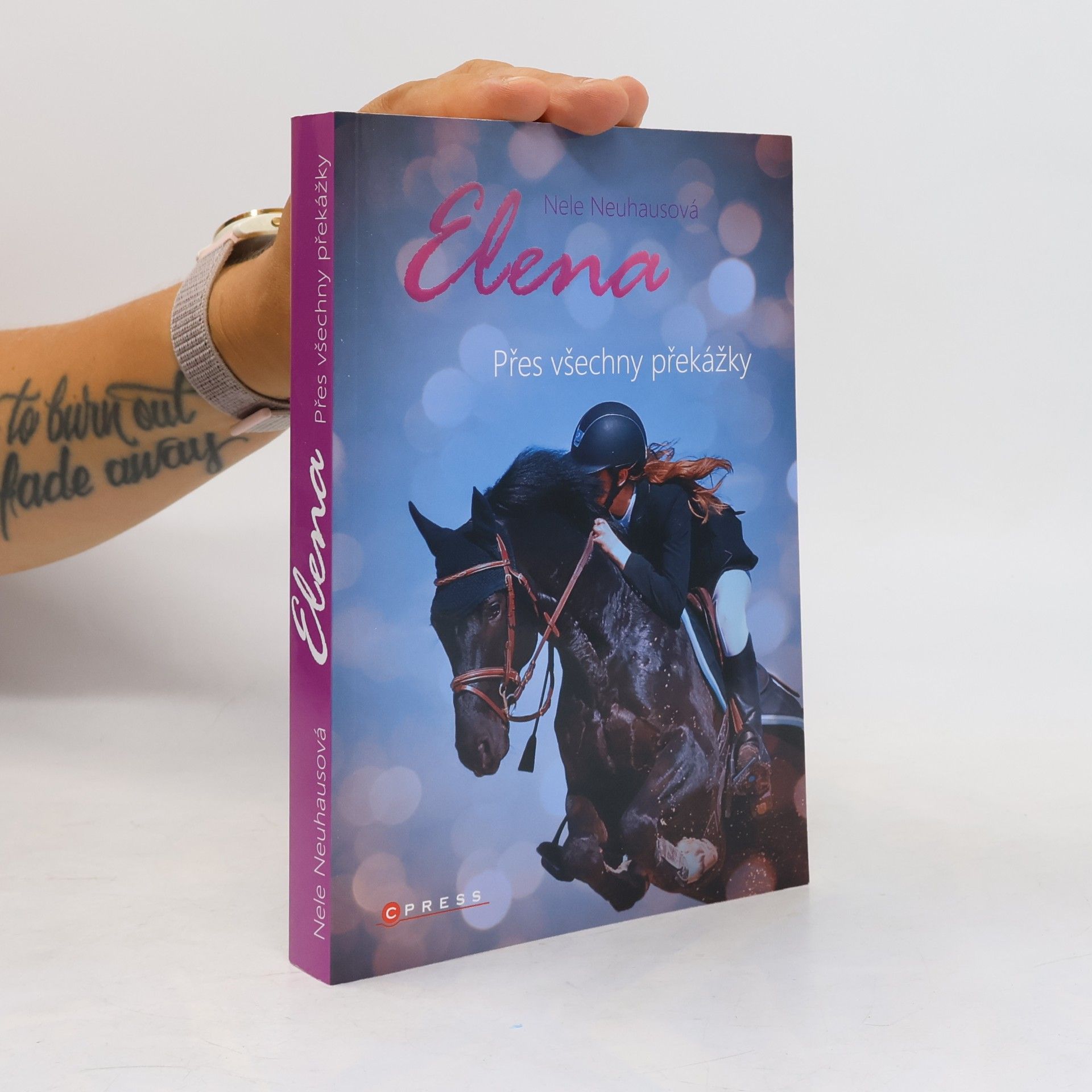 Ivana Vízdalová Elena. Přes všechny překážky