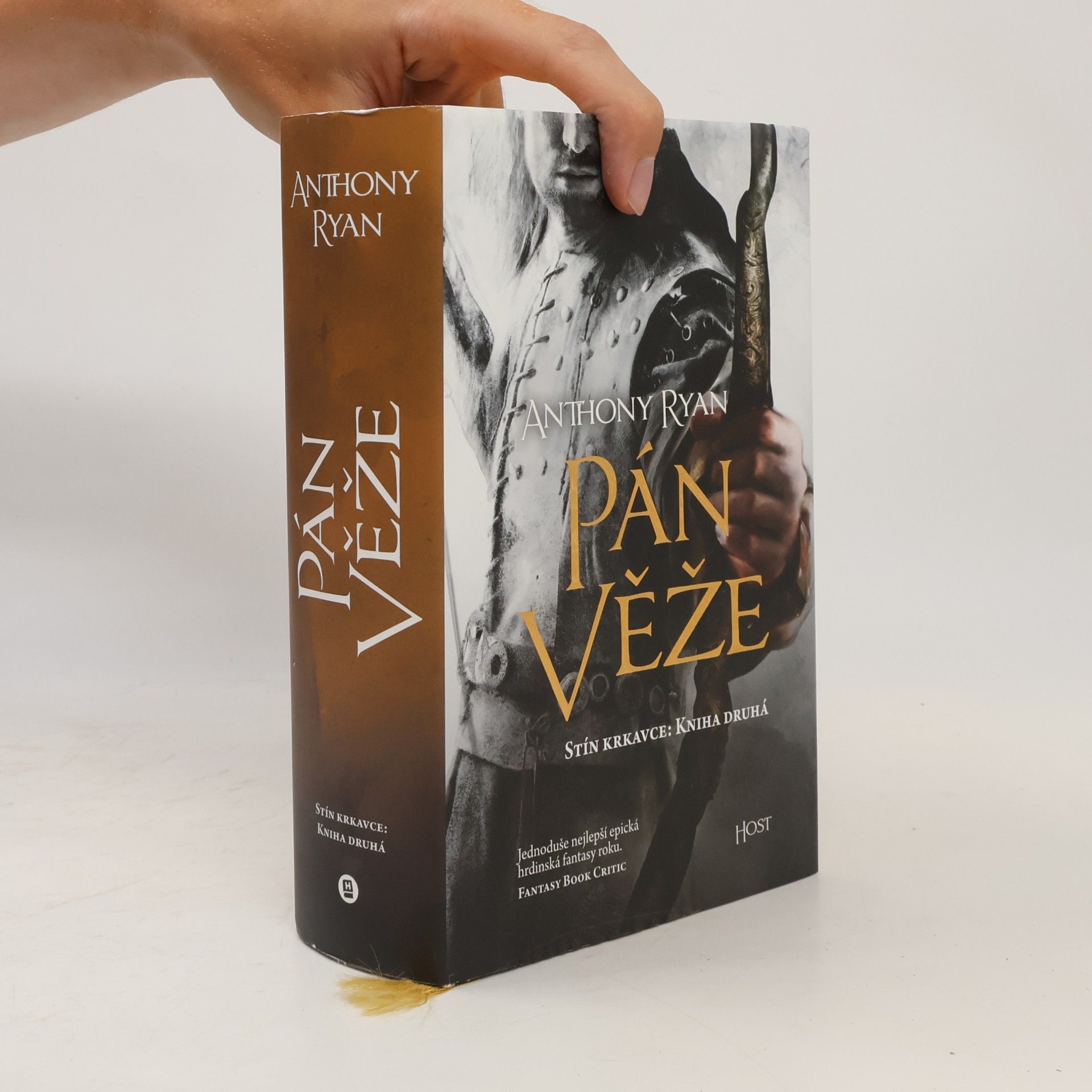 Anthony Ryan Pán věže: stín krkavce. Kniha druhá