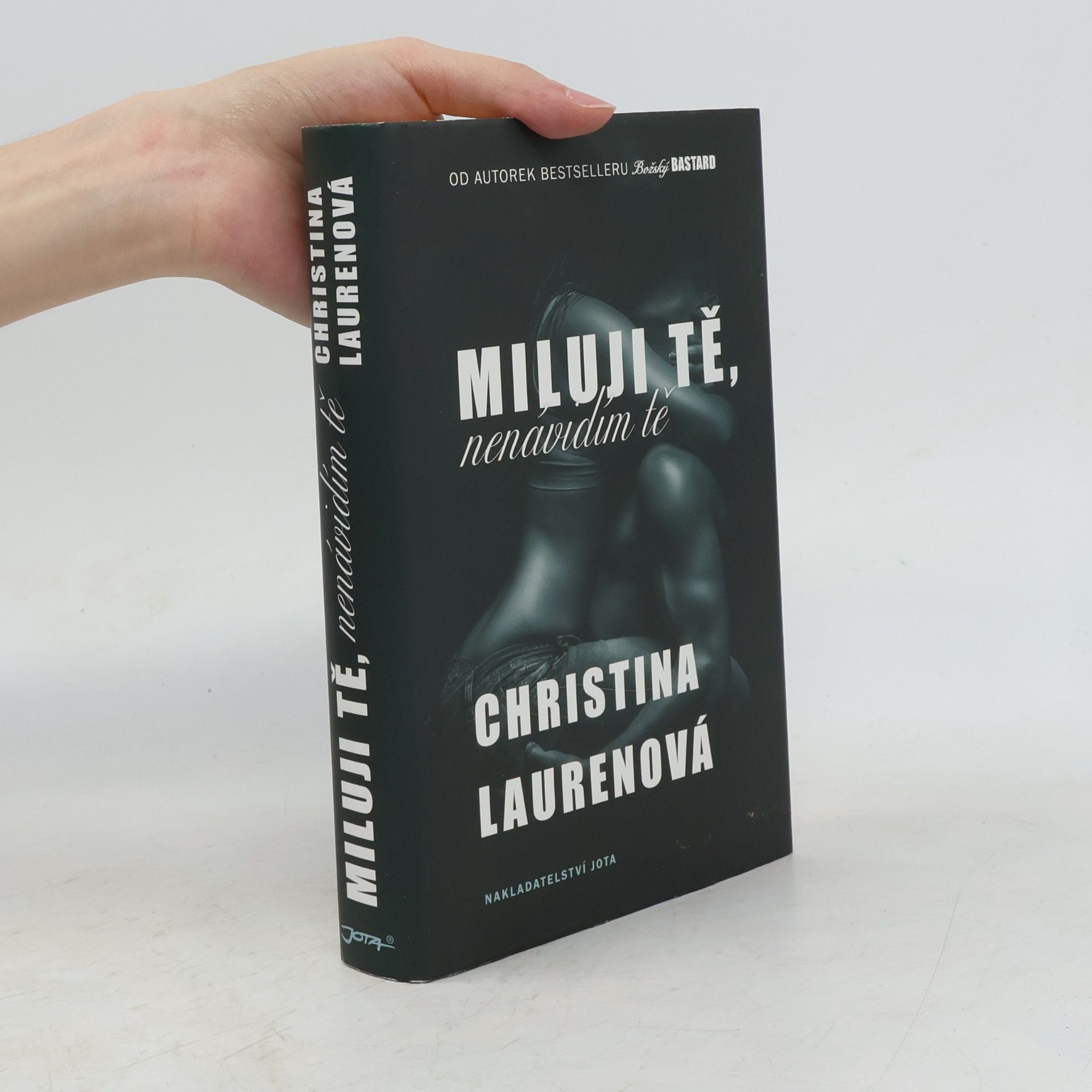 Christina Laurenová Miluji tě, nenávidím tě