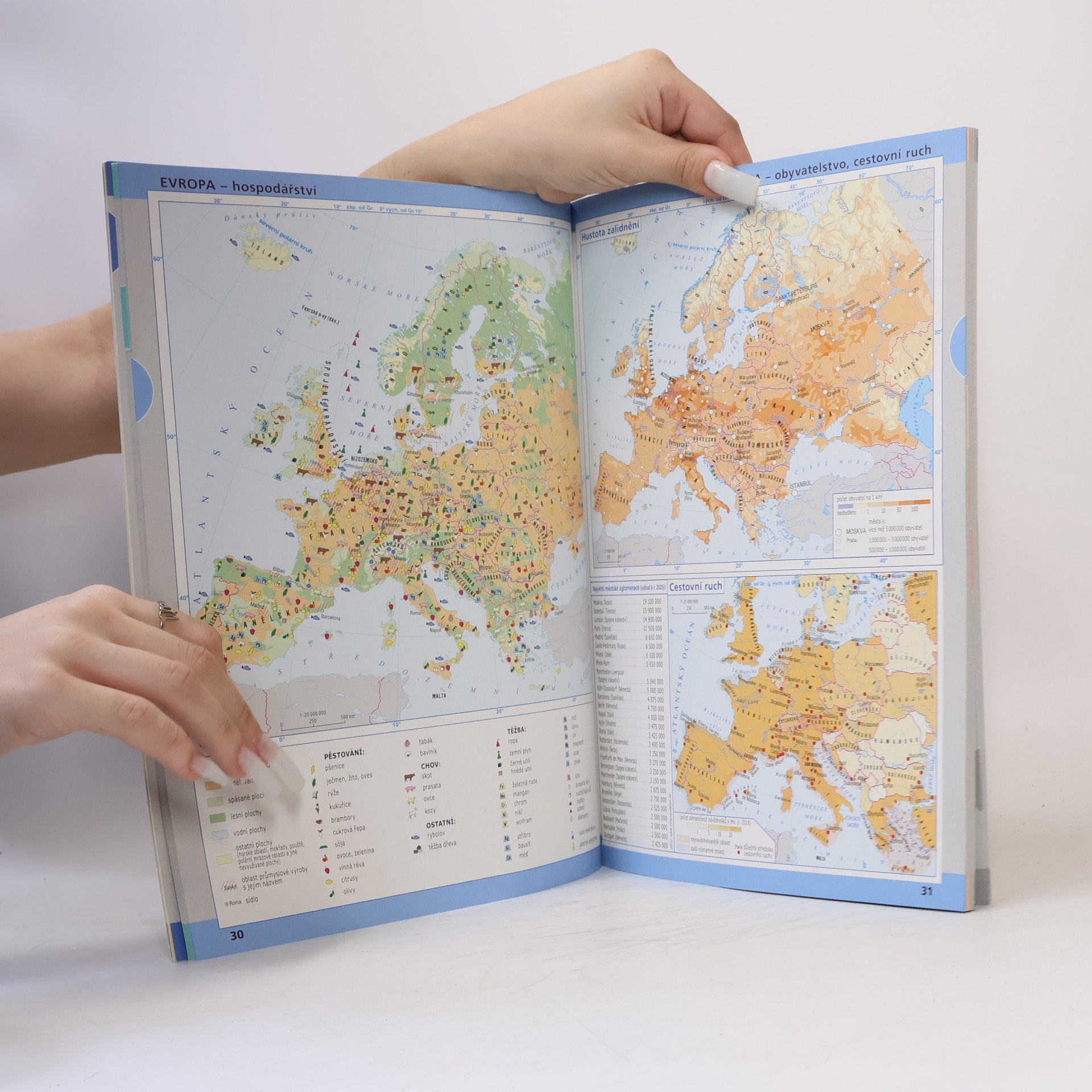 Pavla Tesaříková Školní atlas světa