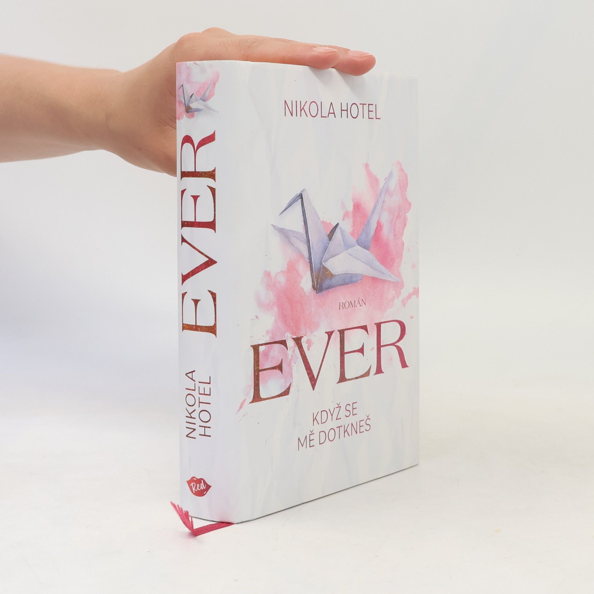 Nikola Hotel Ever : když se mě dotkneš