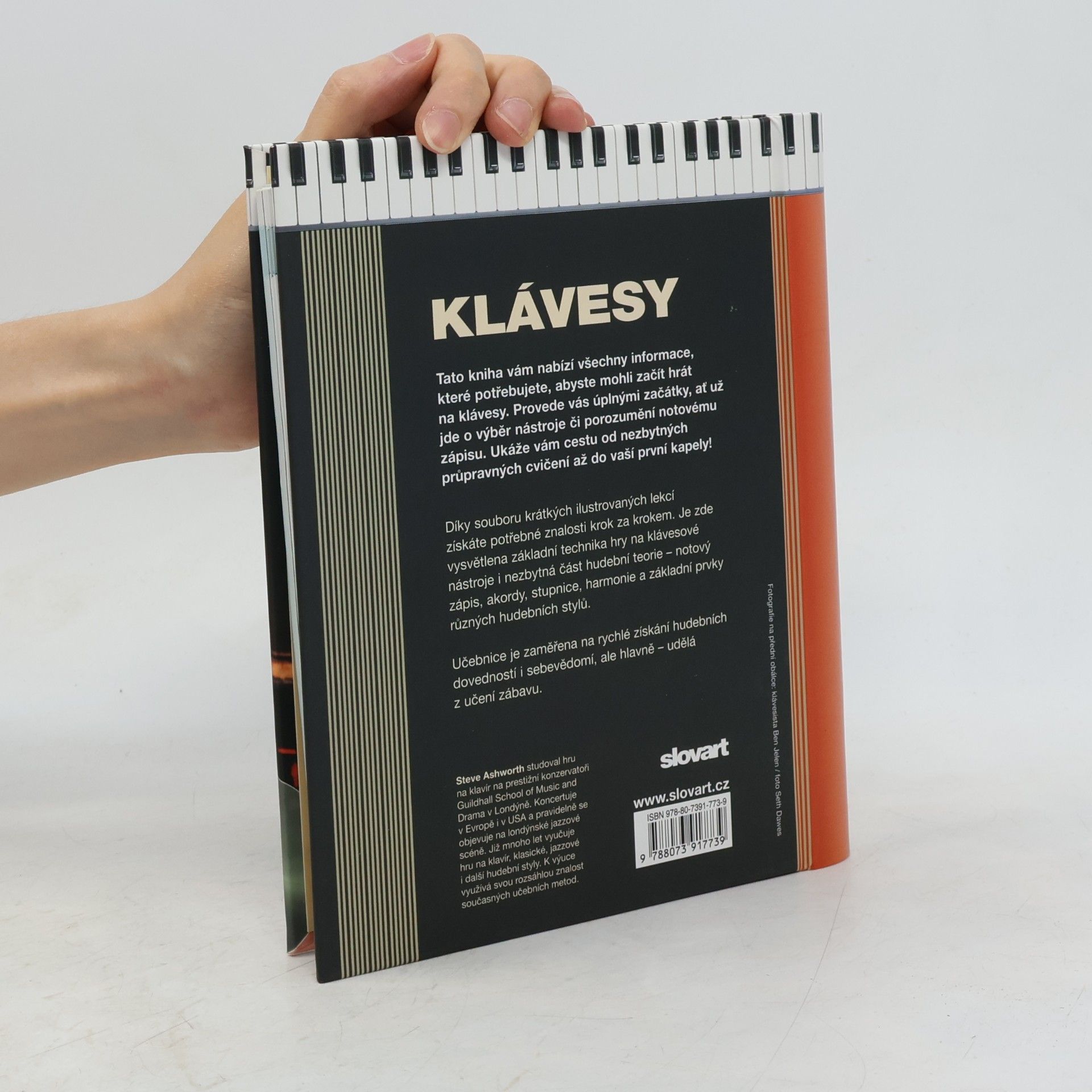 Steve Ashworth Klávesy : průvodce hrou na klavír a všechny elektronické klávesové nástroje