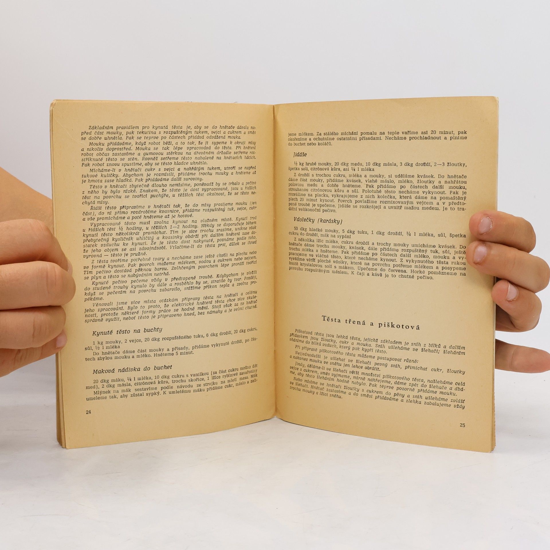 Various authors Receptář kuchyňských robotů