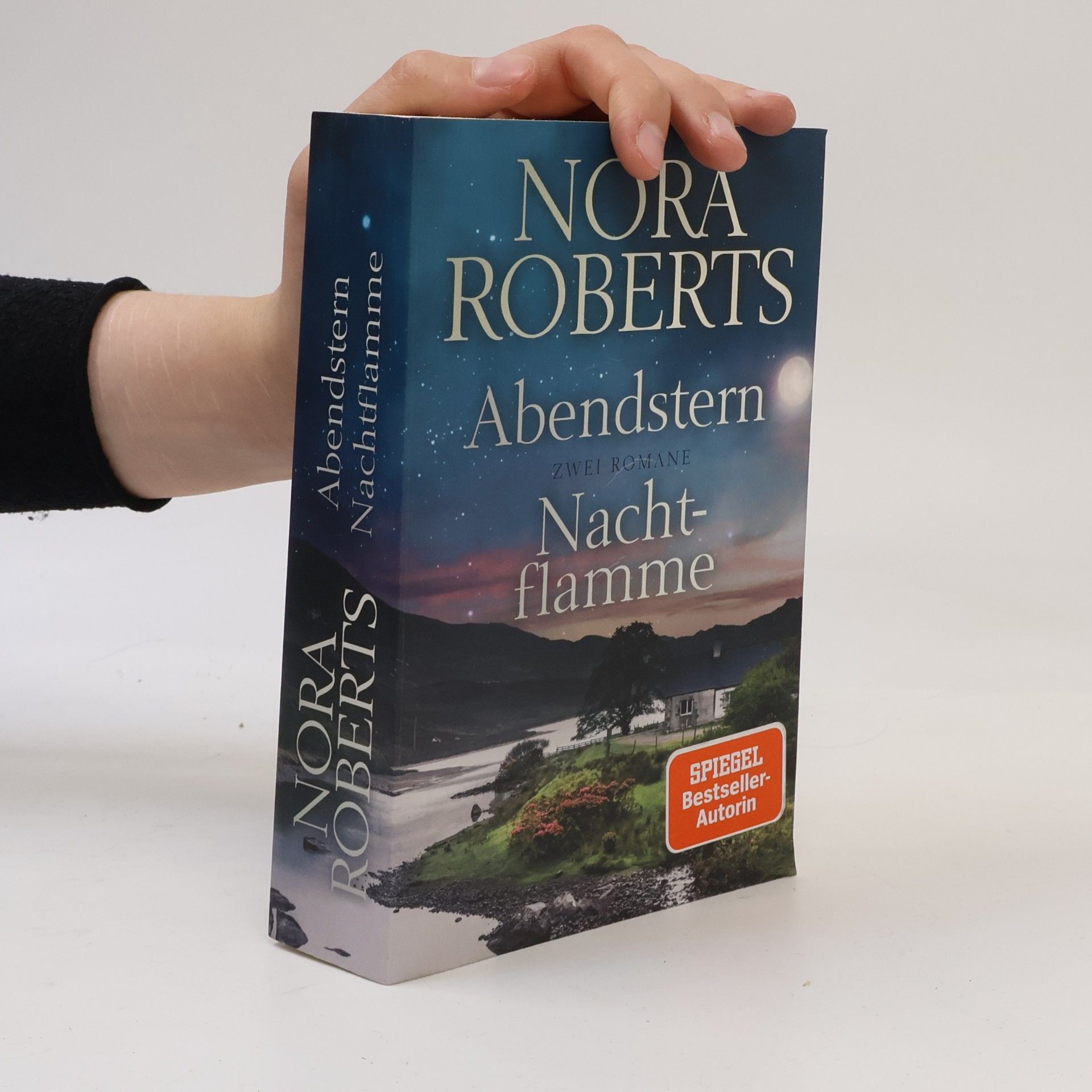 Nora Roberts Abendstern. Nachtflamme