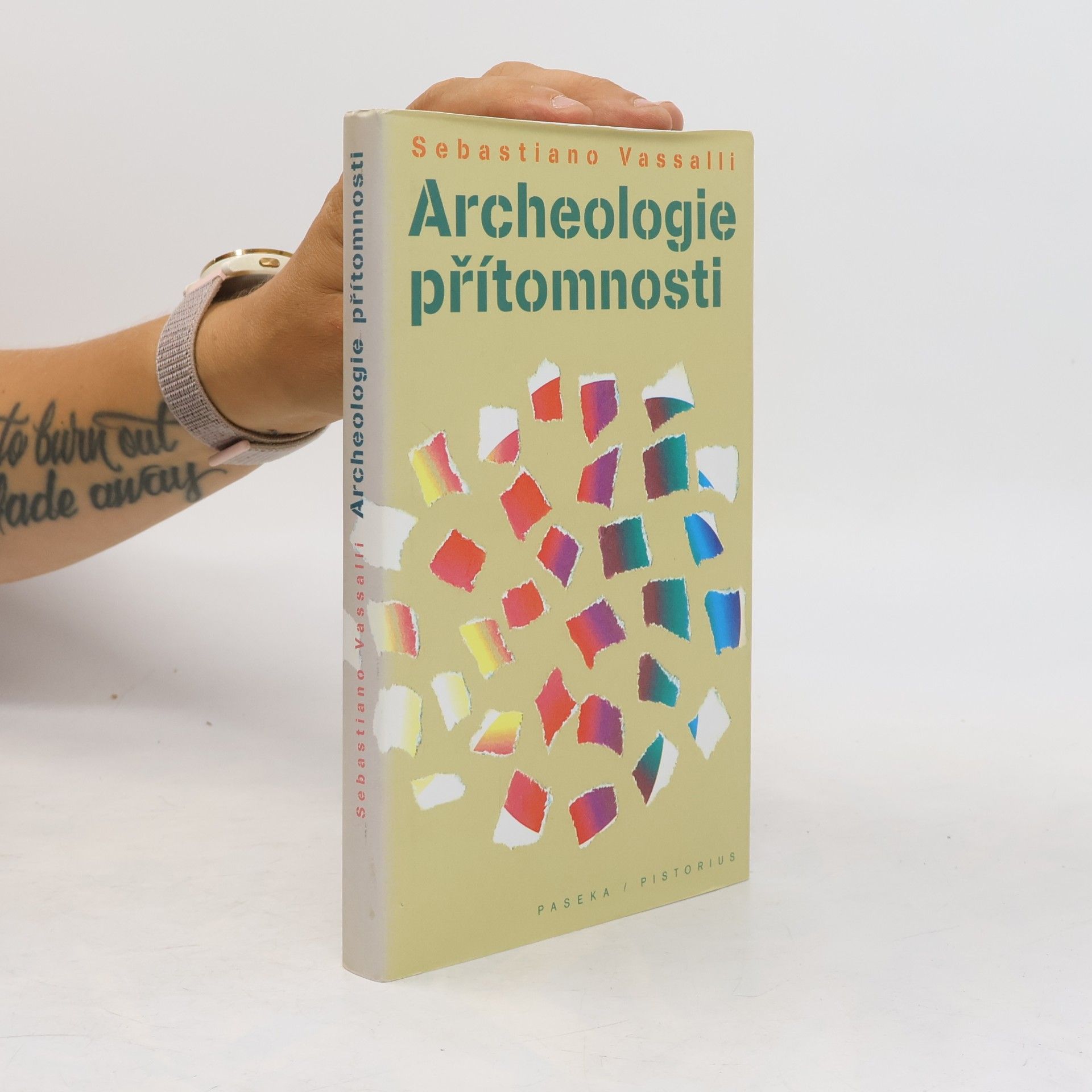 Sebastiano Vassalli Archeologie přítomnosti