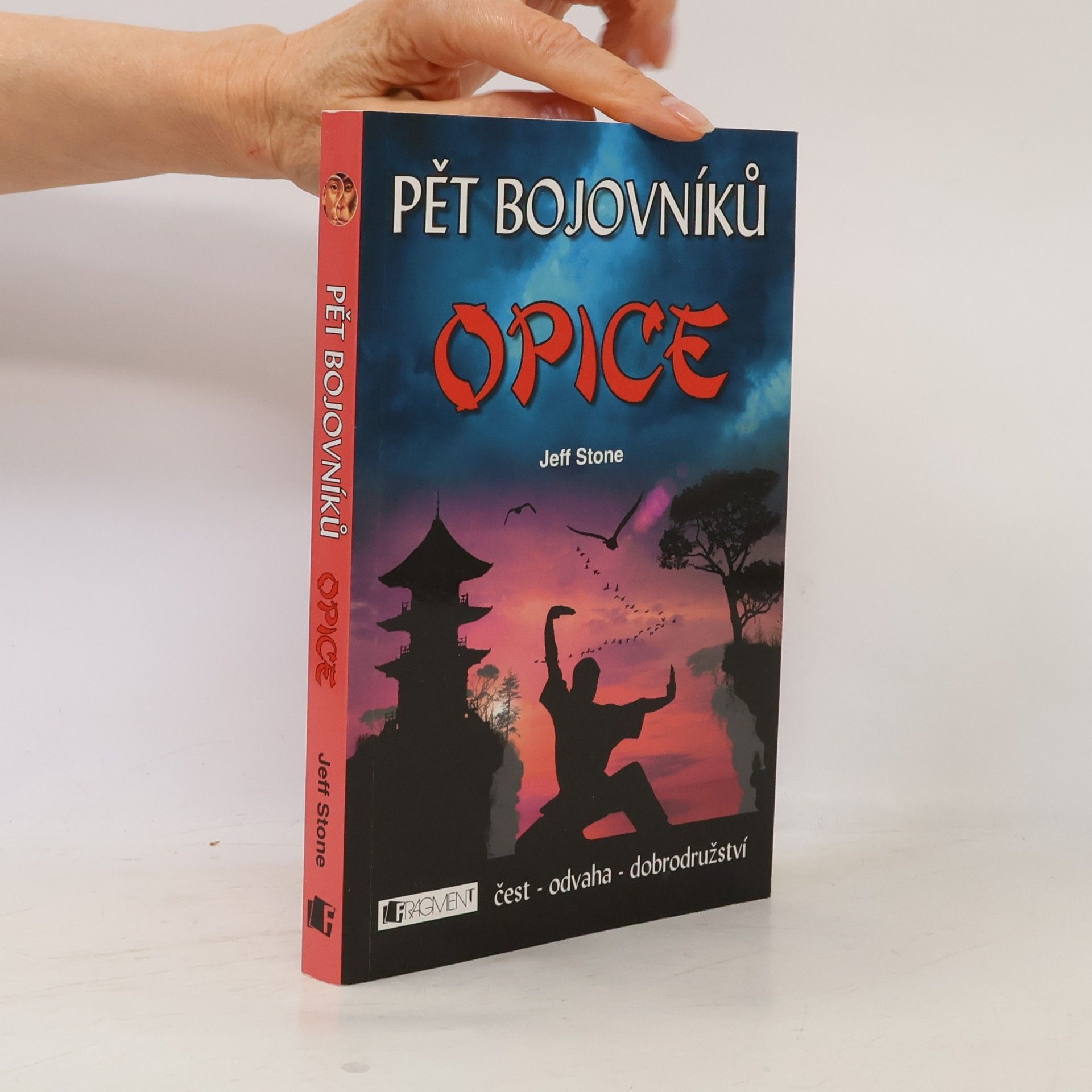 Jeff Stone Pět bojovníků. Opice