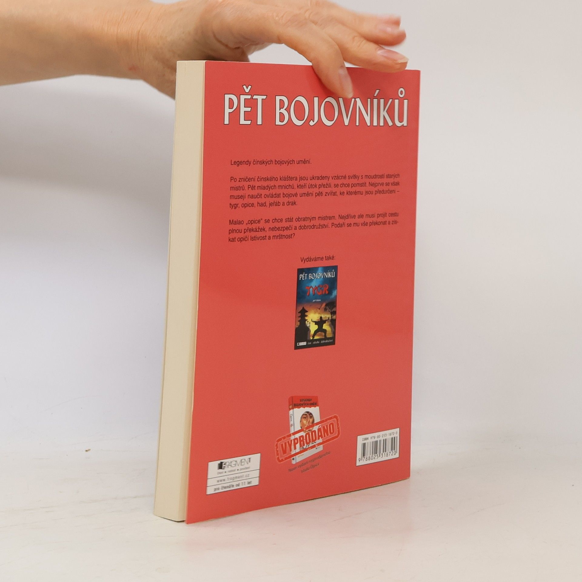 Jeff Stone Pět bojovníků. Opice