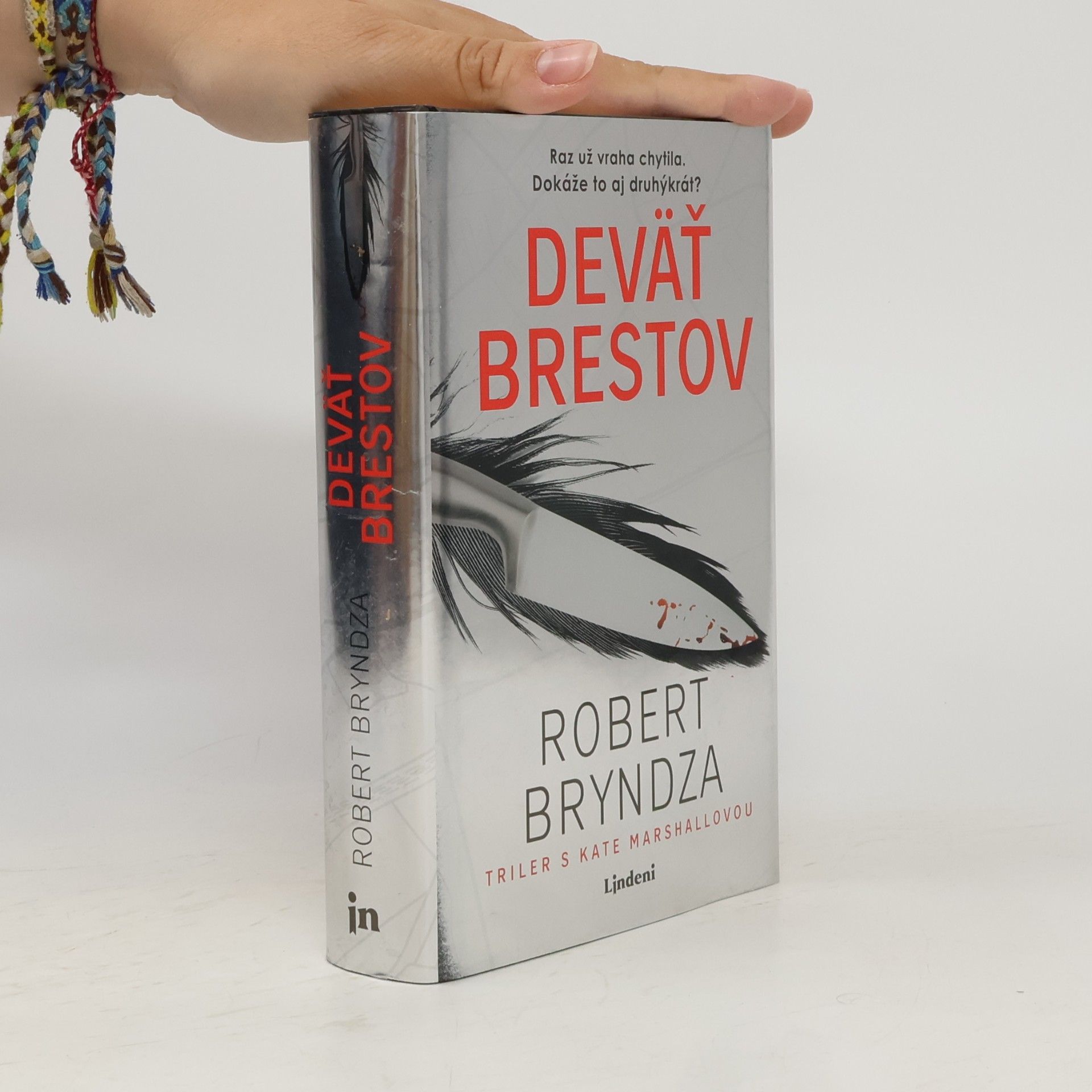 Robert Bryndza Deväť brestov