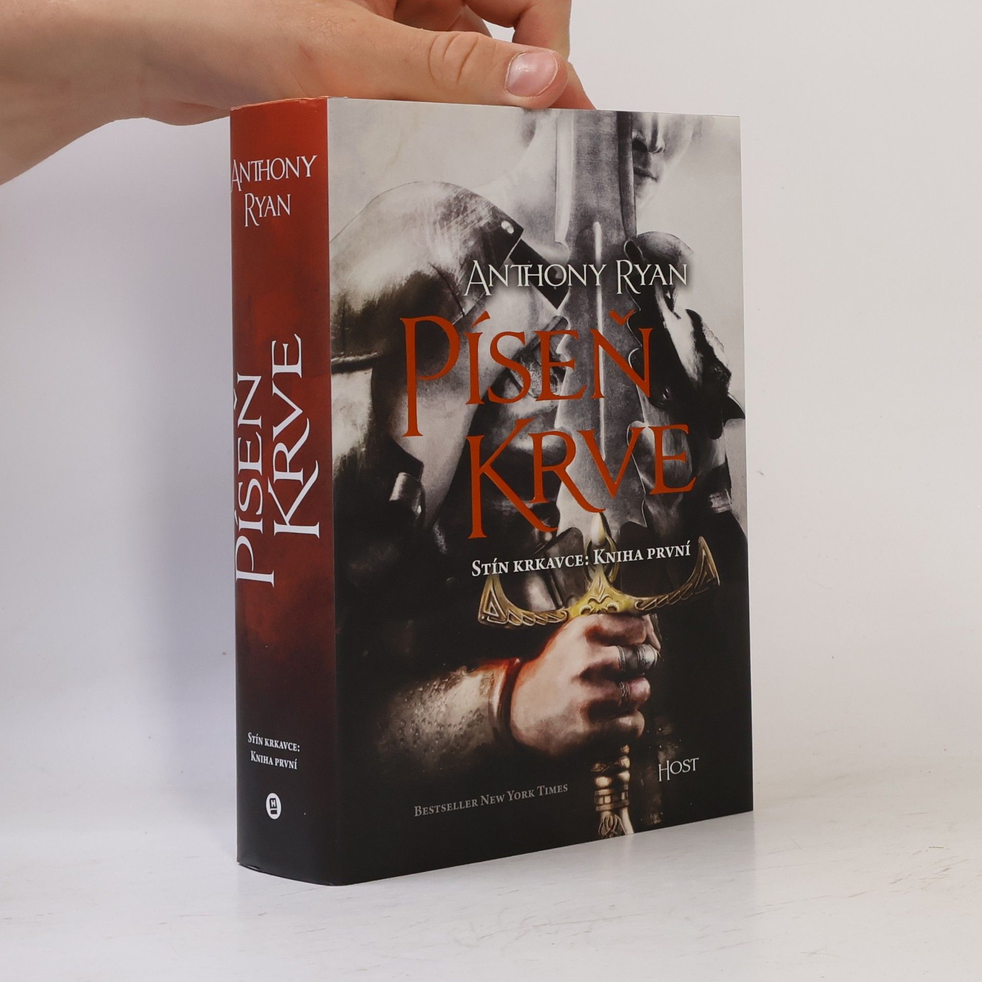Anthony Ryan Píseň krve: stín krkavce. Kniha první