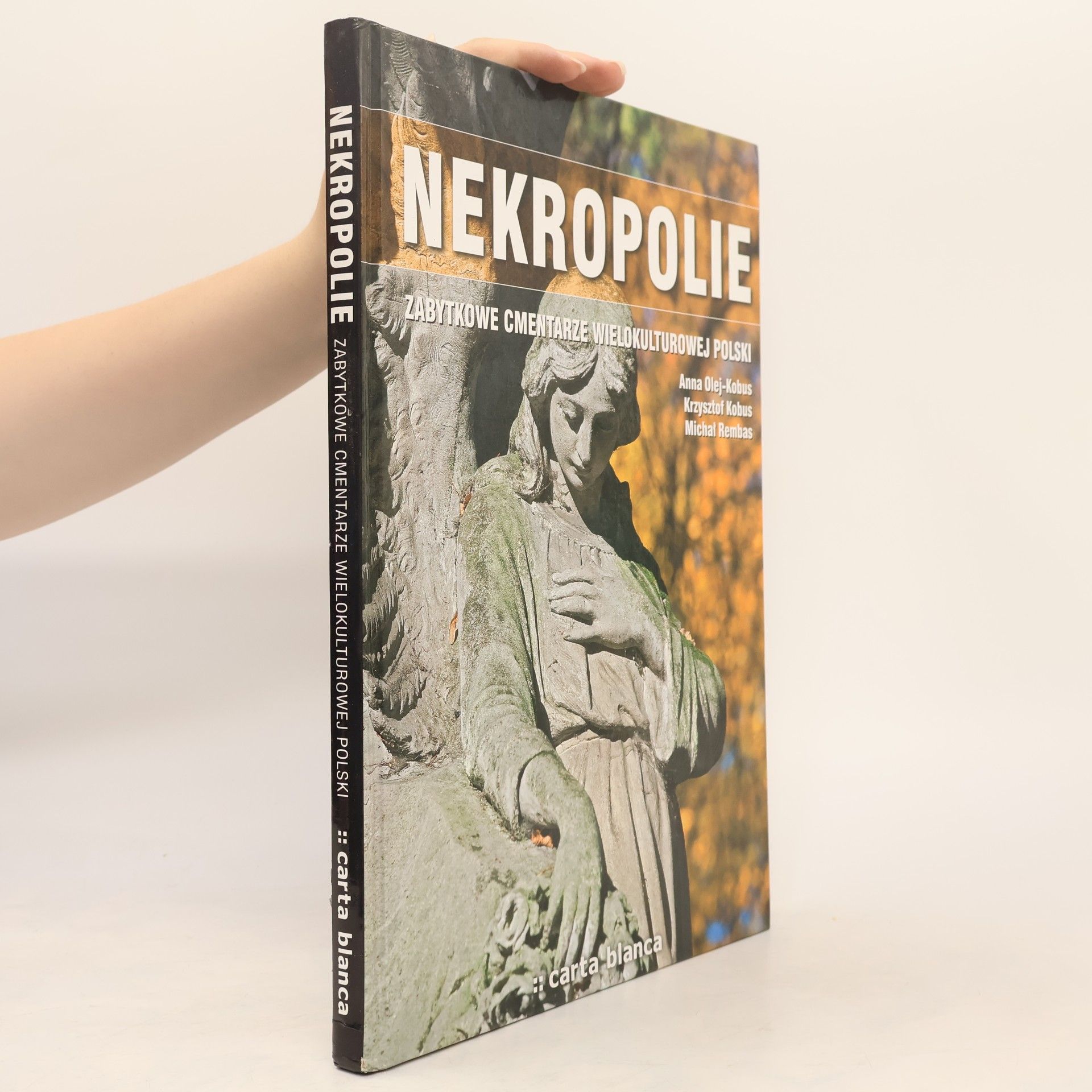 Anna Olej-Kobus Nekropolie