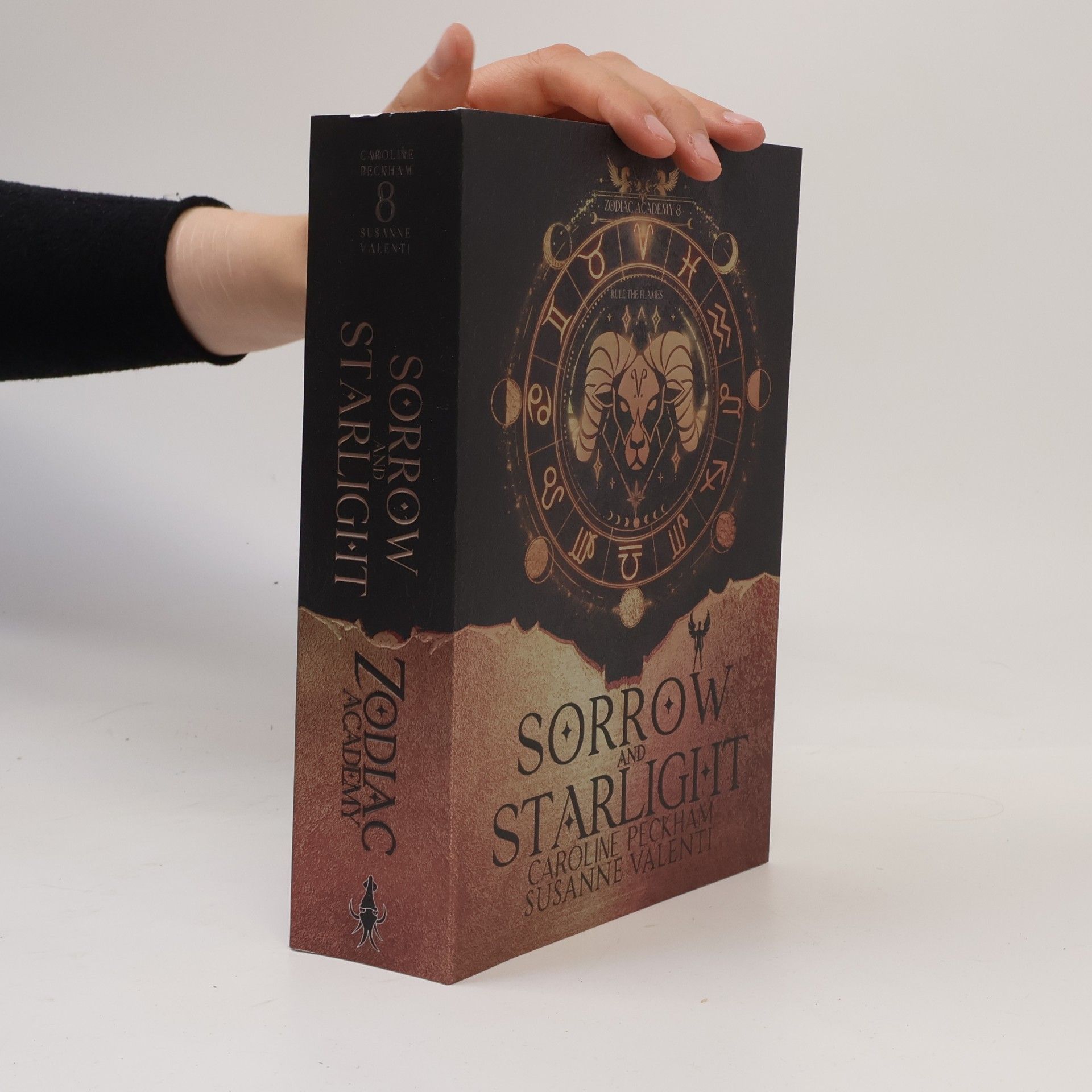 Susanne Valenti Zodiac Academy - 8: Sorrow and Starlight