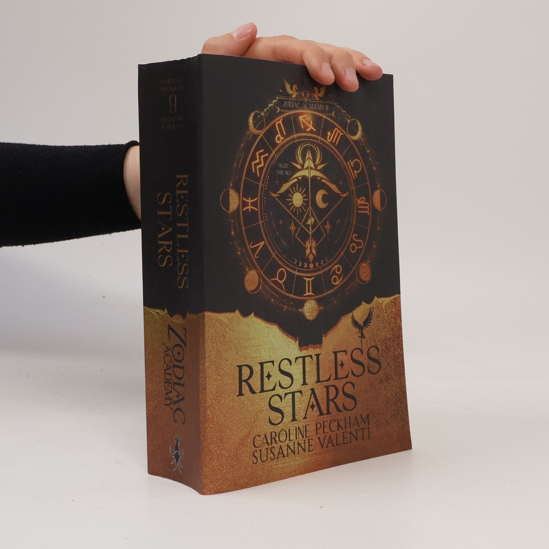 Susanne Valenti Zodiac Academy - 9: Restless Stars