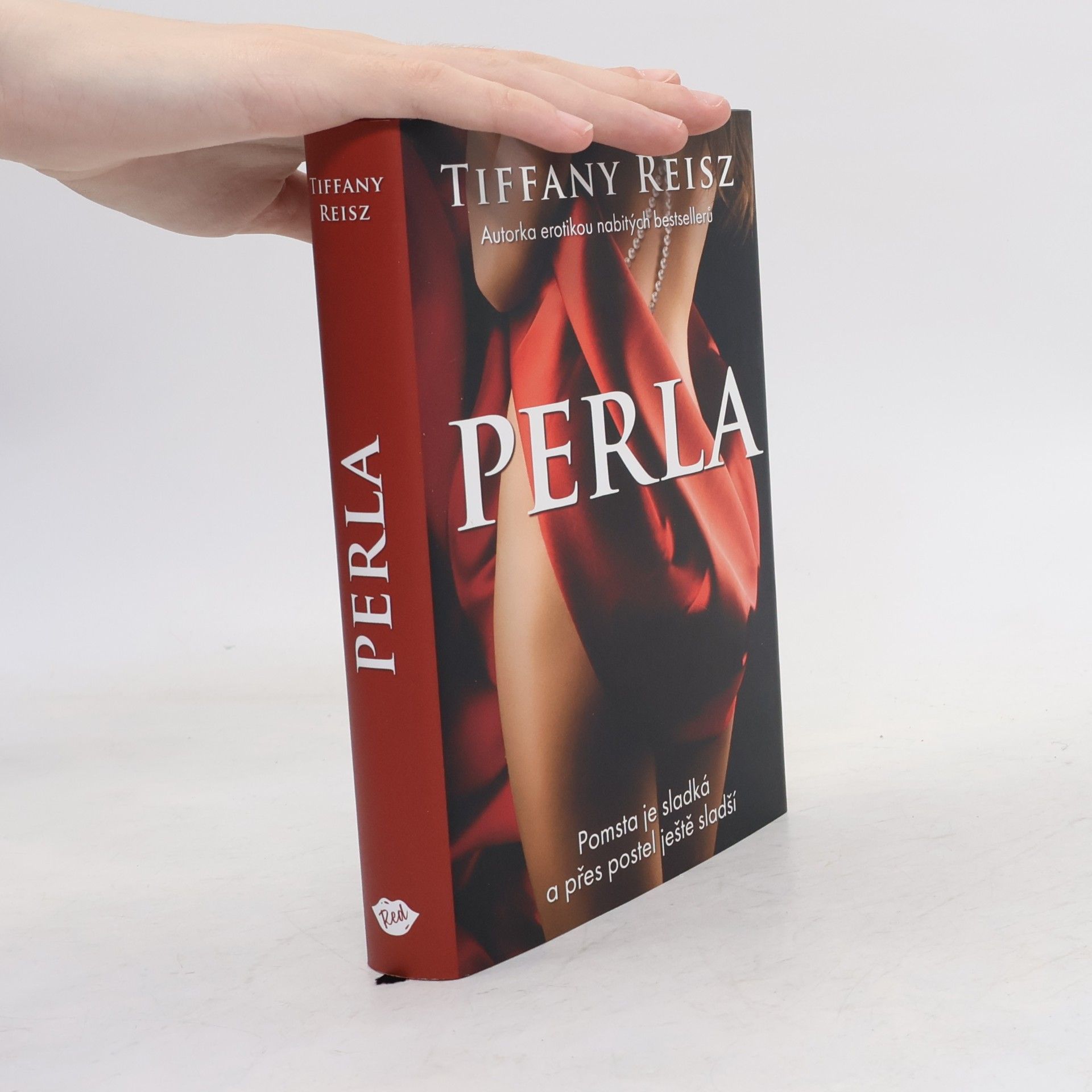 Tiffany Reisz Perla