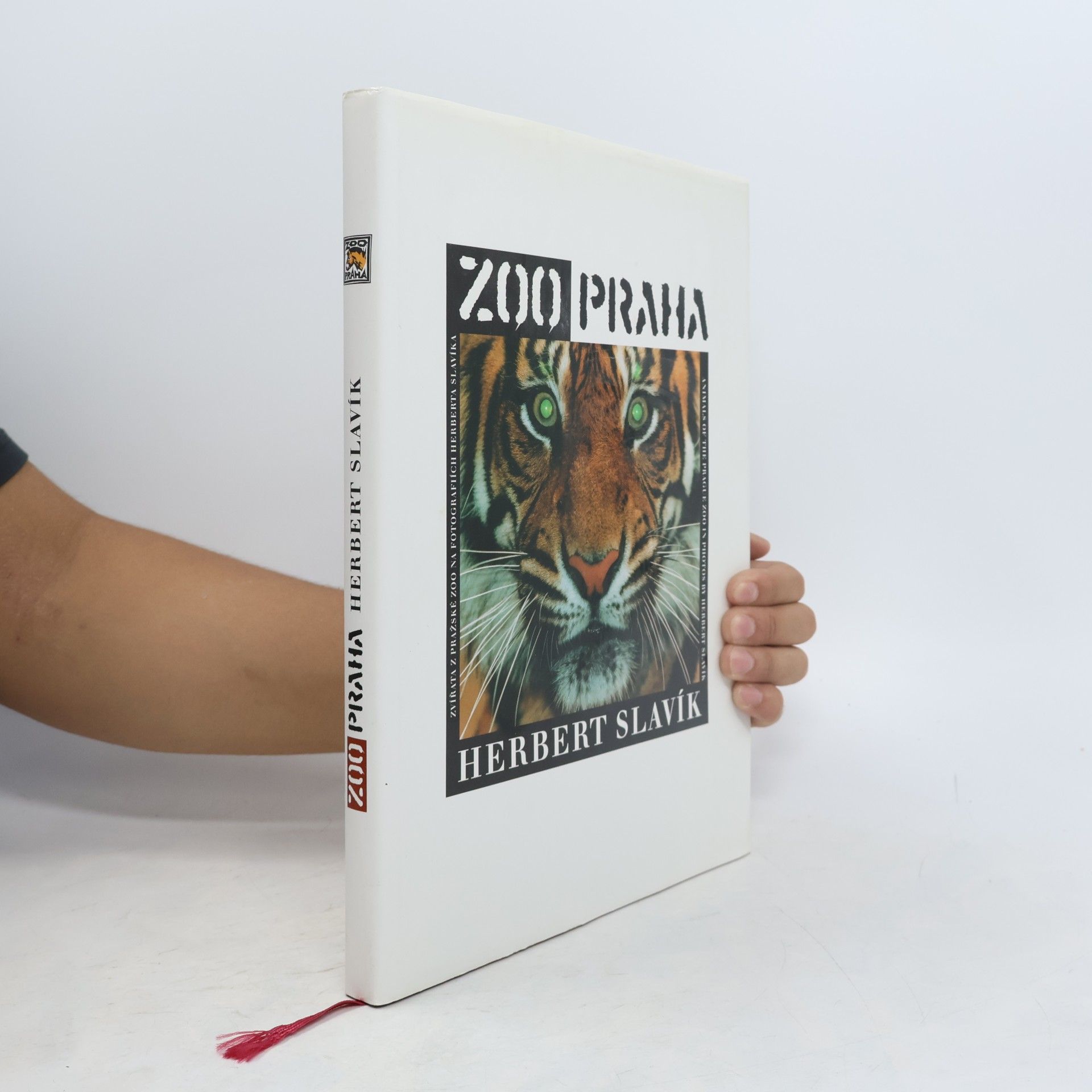 Romana Anděrová ZOO Praha : zvířata z pražské ZOO na fotografiích Herberta Slavíka
