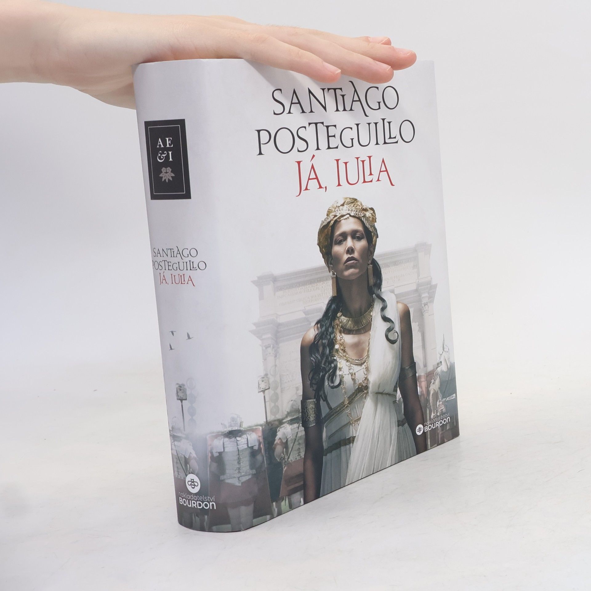 Santiago Posteguillo Já, Iulia