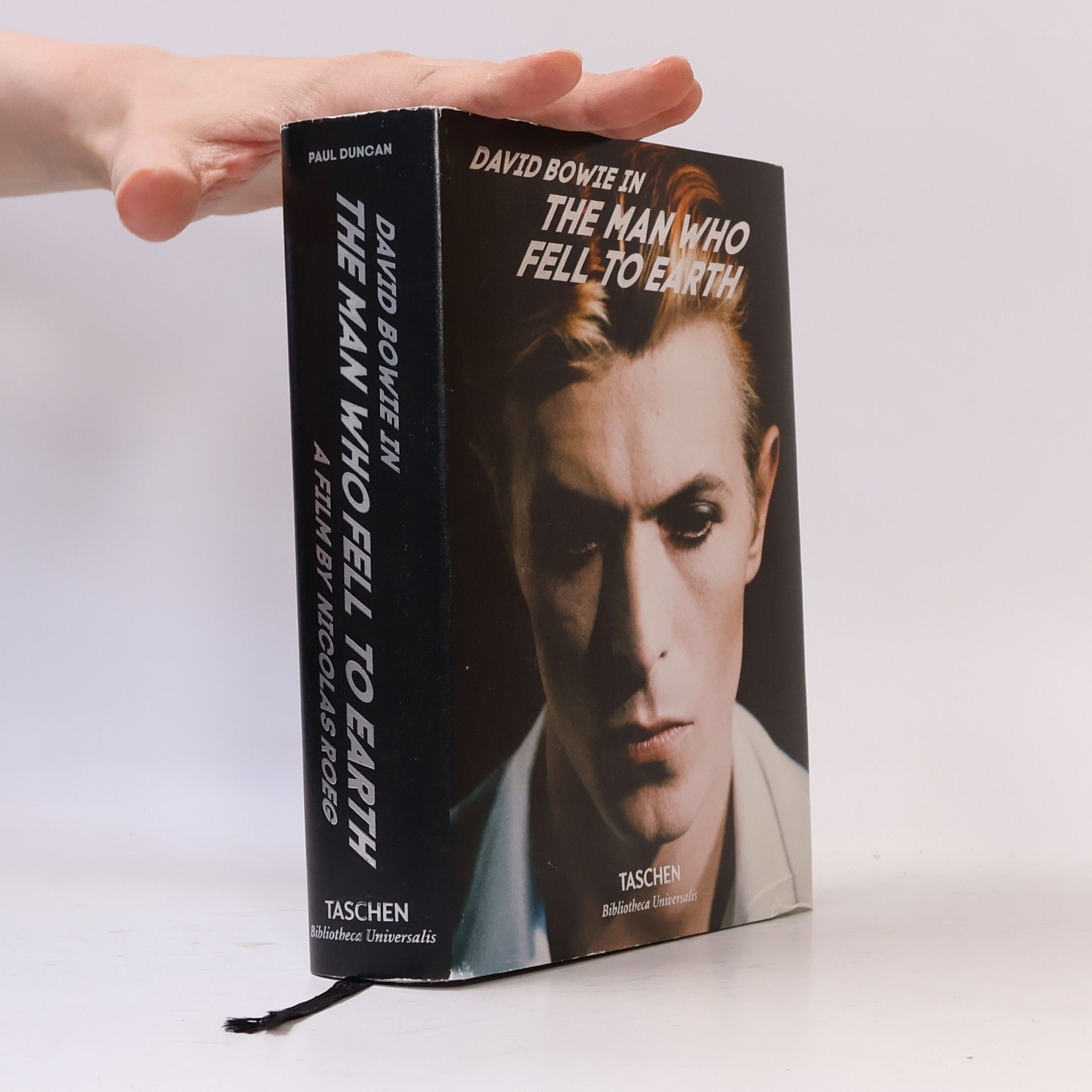 Paul Duncan David Bowie in The Man Who Fell to Earth