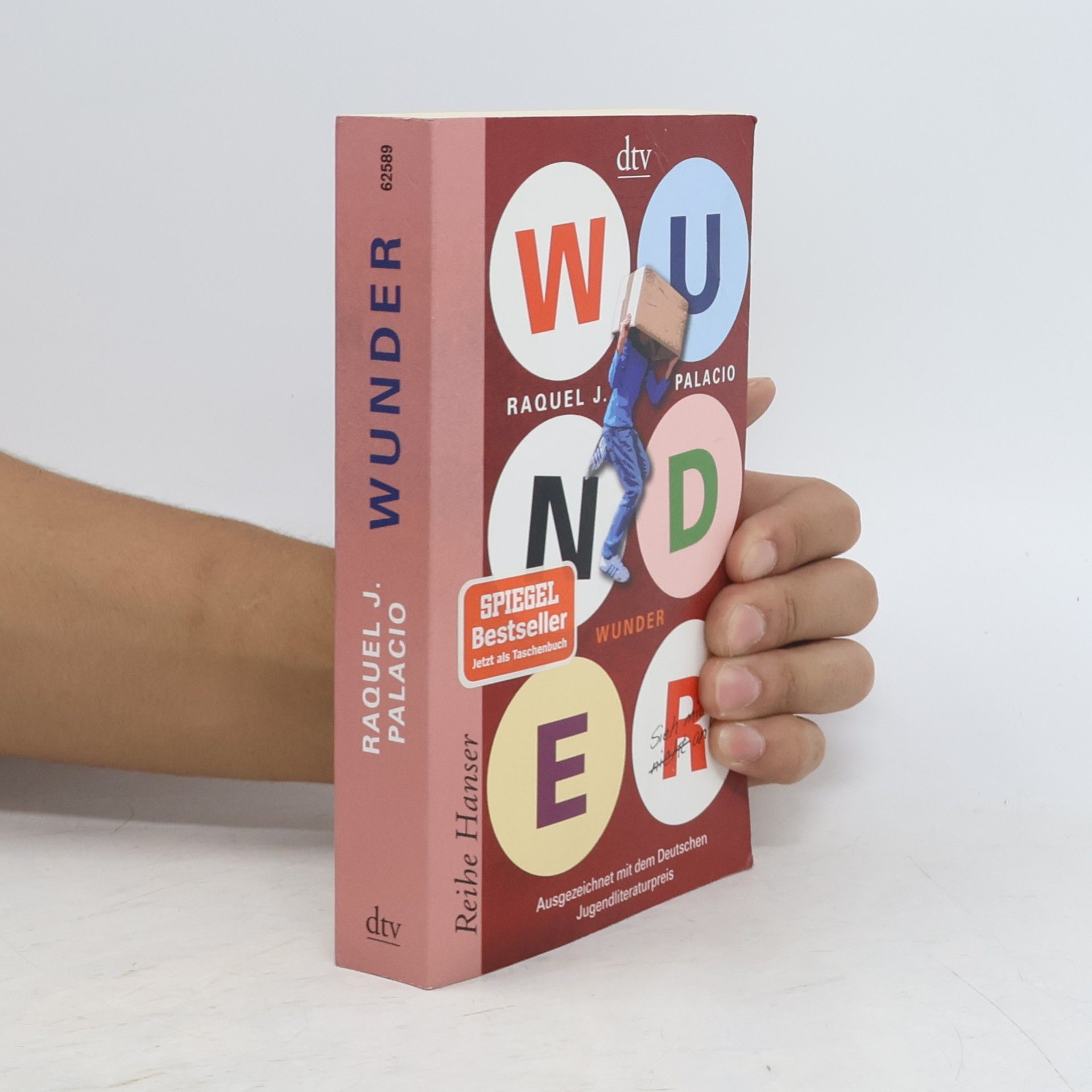 Raquel J. Palacio Wunder
