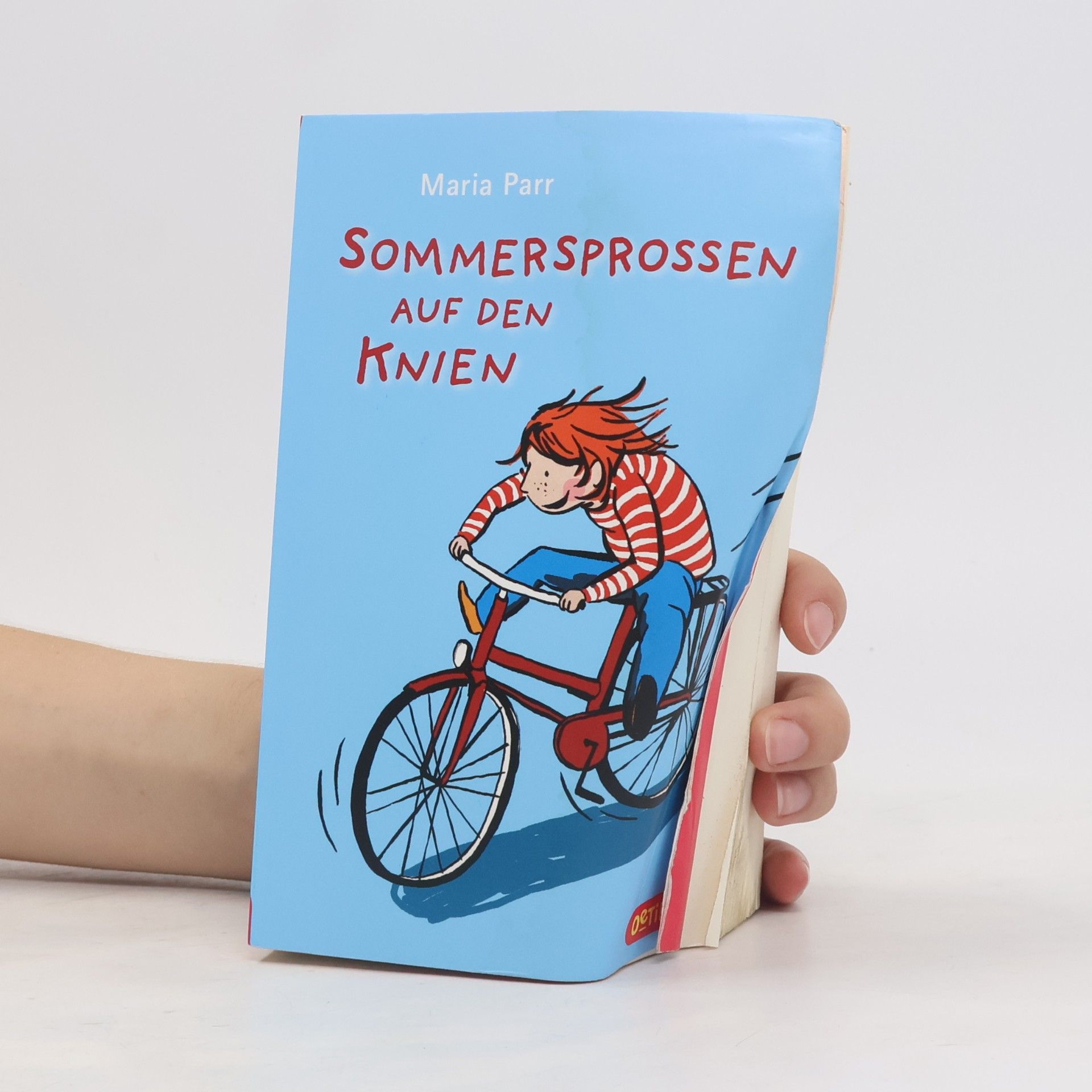 Maria Parr Sommersprossen auf den Knien
