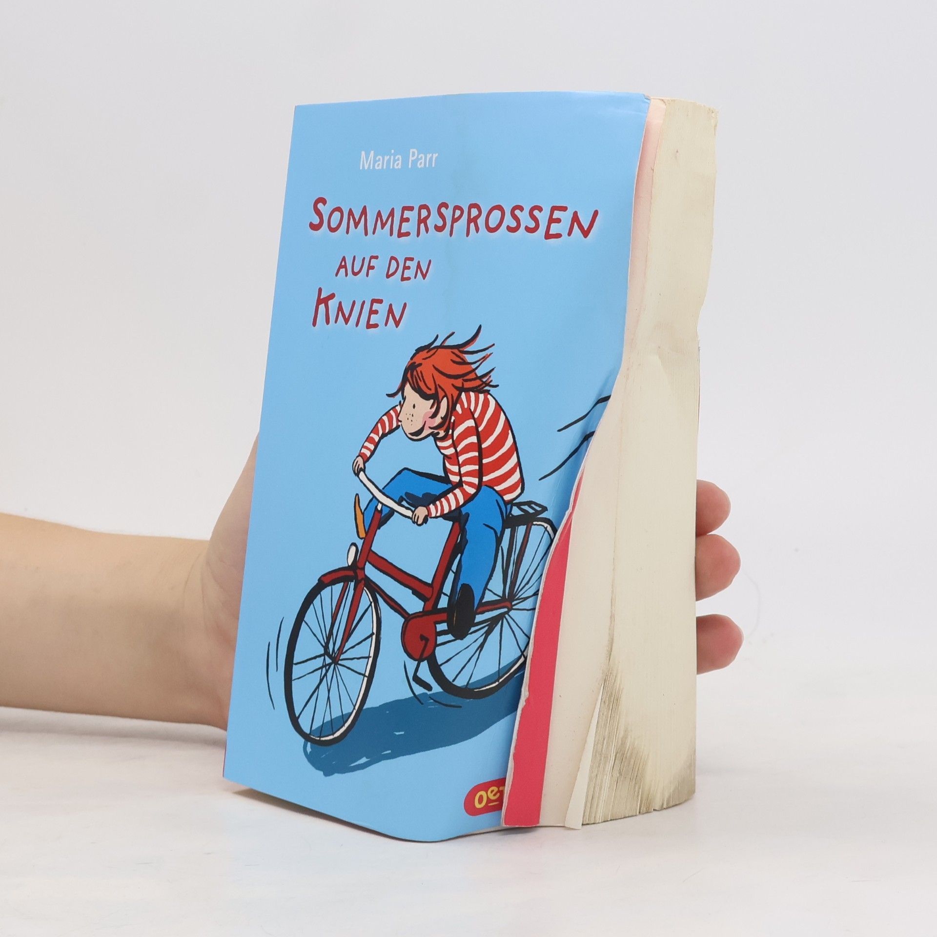 Maria Parr Sommersprossen auf den Knien