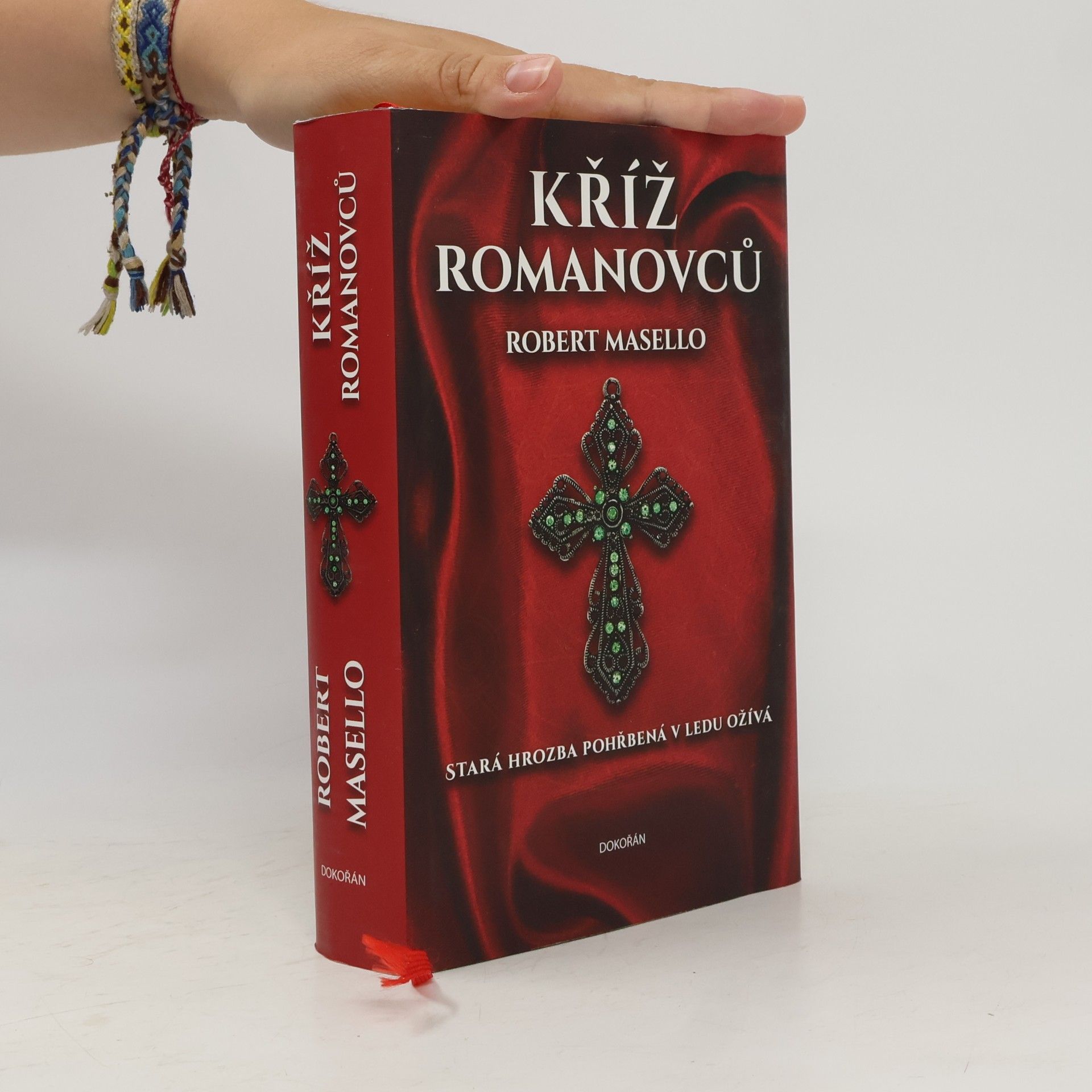 Robert Masello Kříž Romanovců
