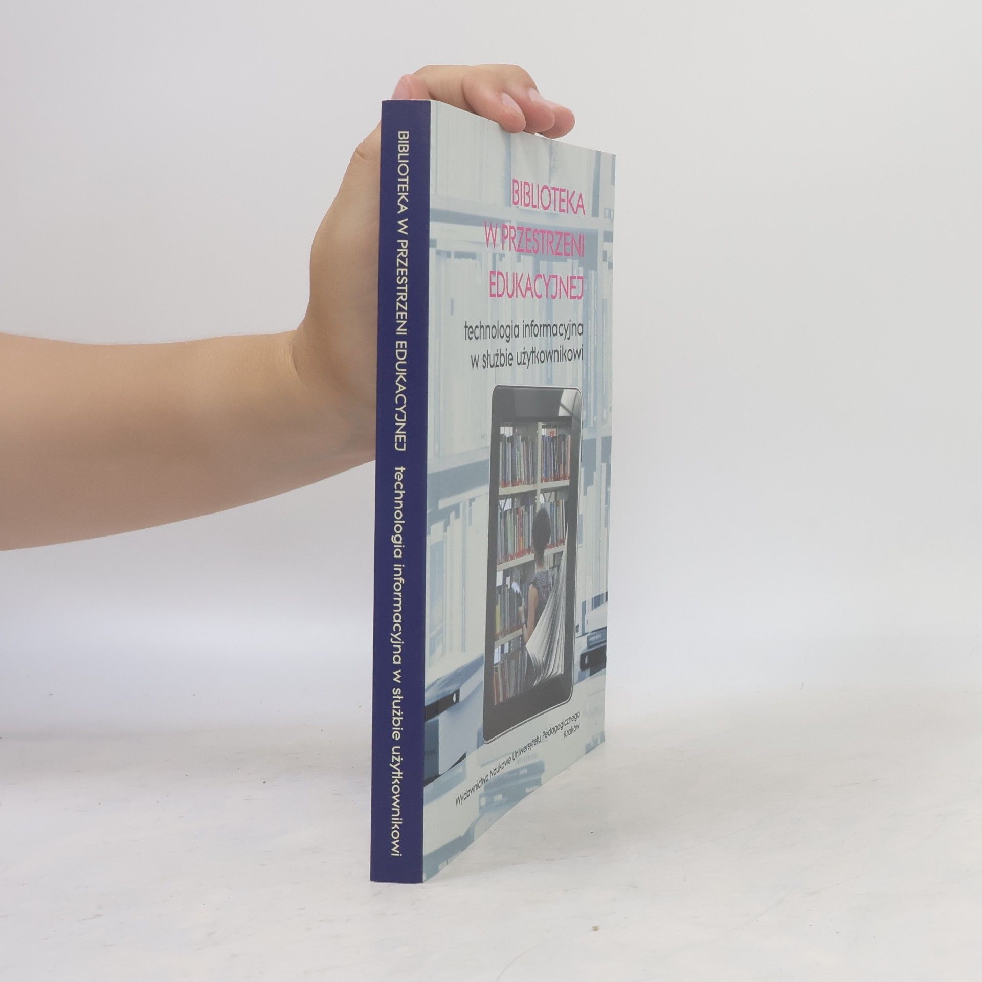 Autores varios Biblioteka w przestrzeni edukacyjnej