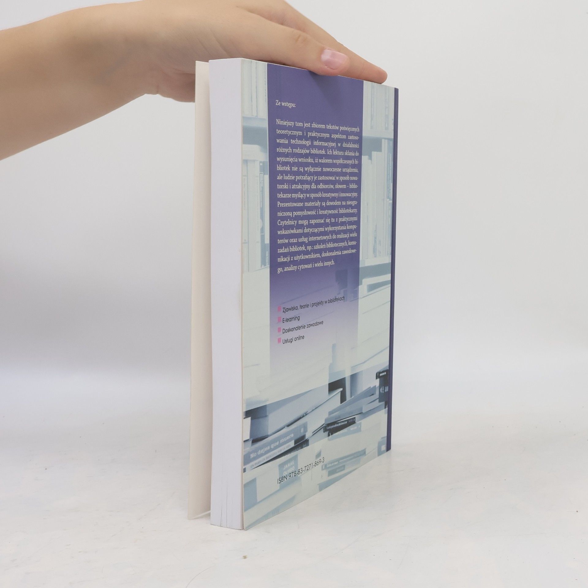 Autores varios Biblioteka w przestrzeni edukacyjnej